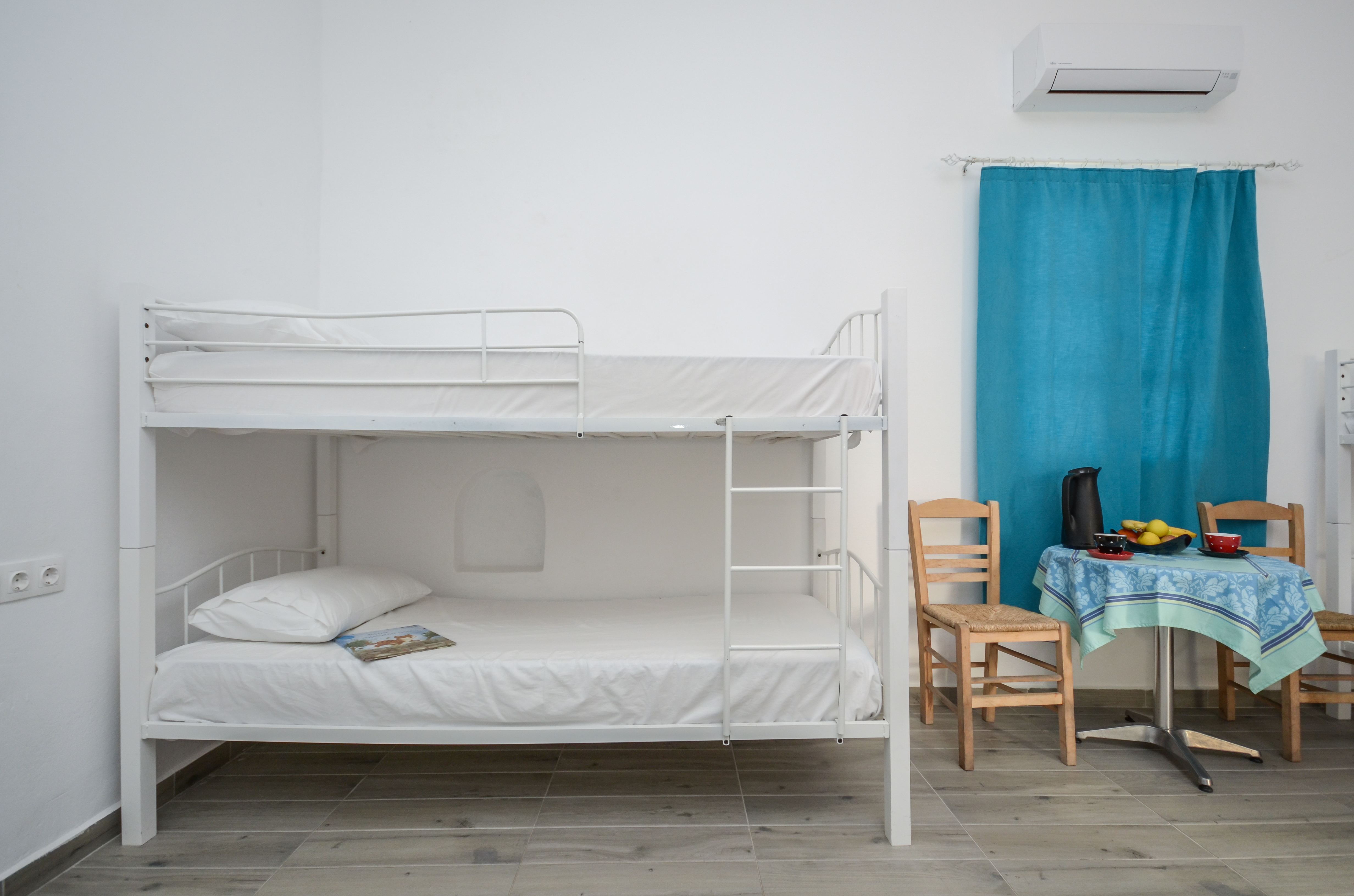 Apartment Capacity 4