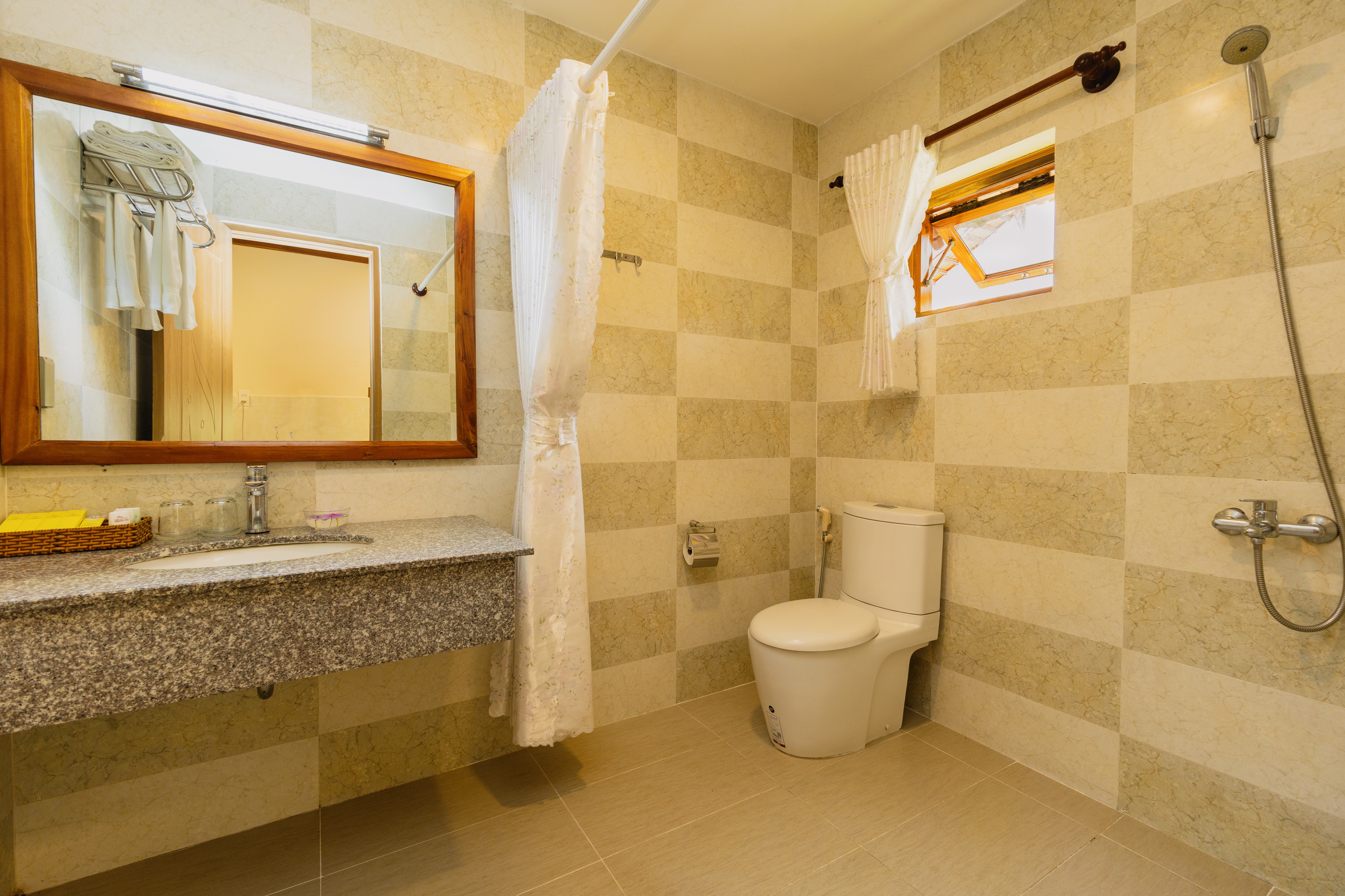 Family Room Superior Garden View