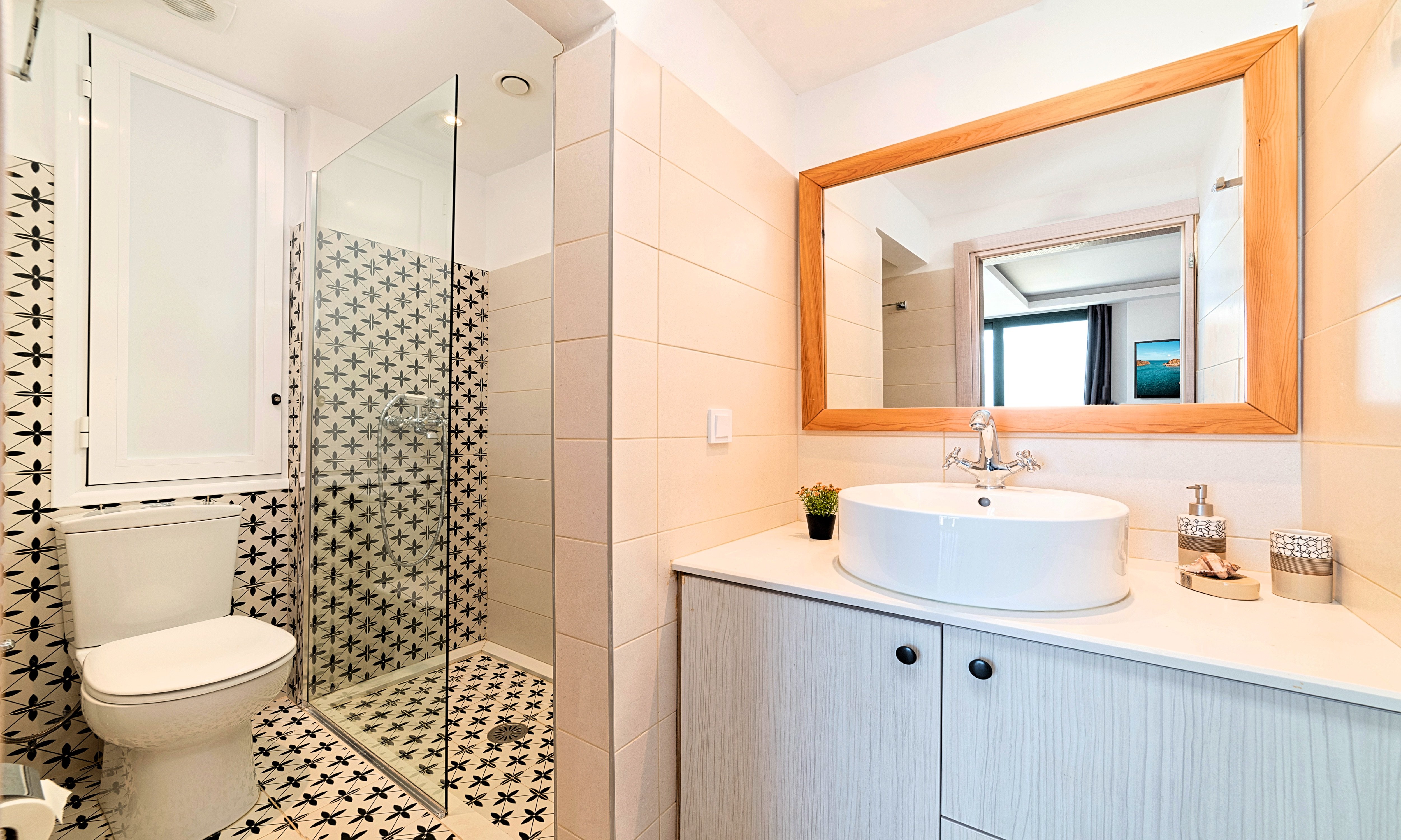 Apartment One Bedroom One Bathroom