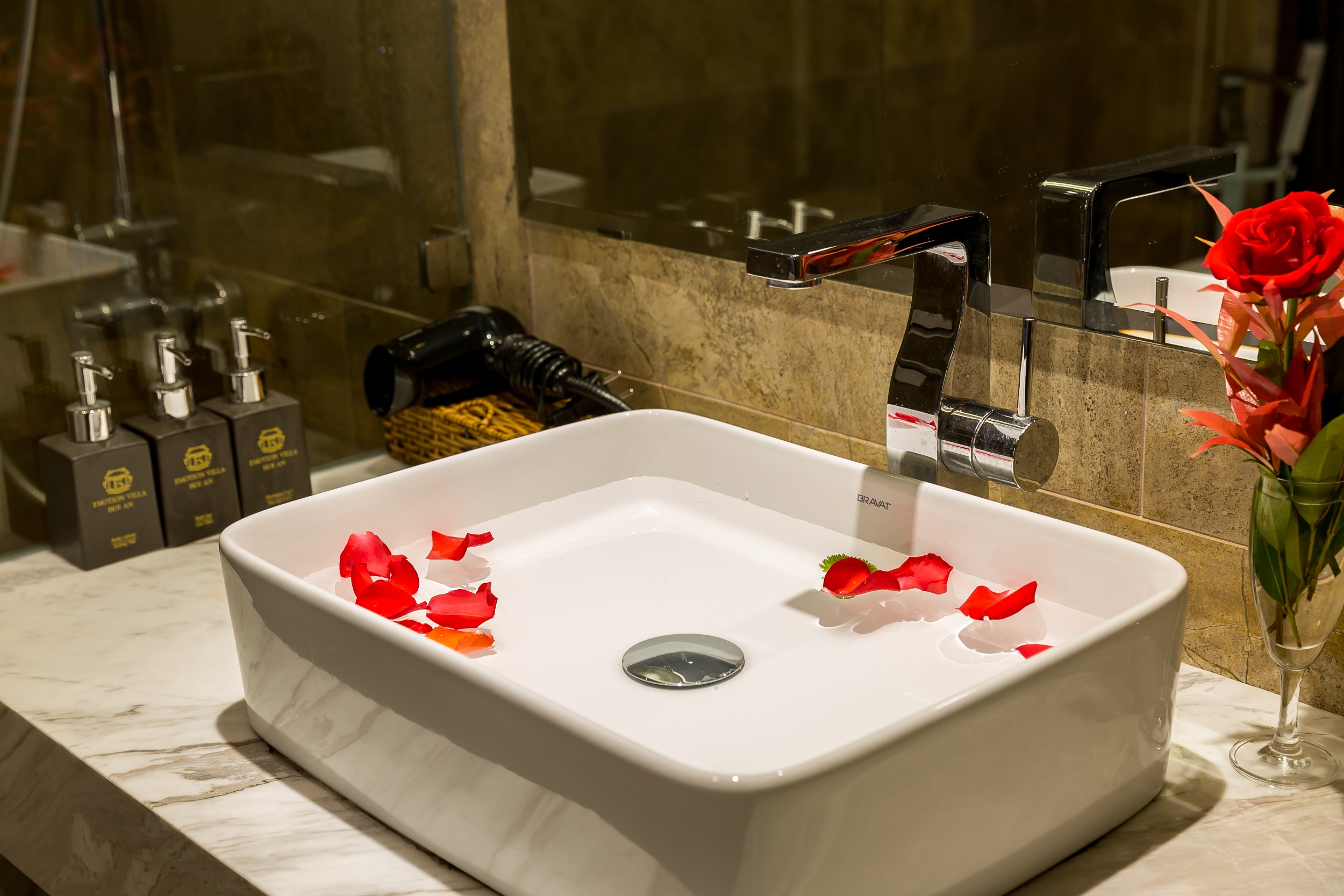 Double Deluxe Pool View