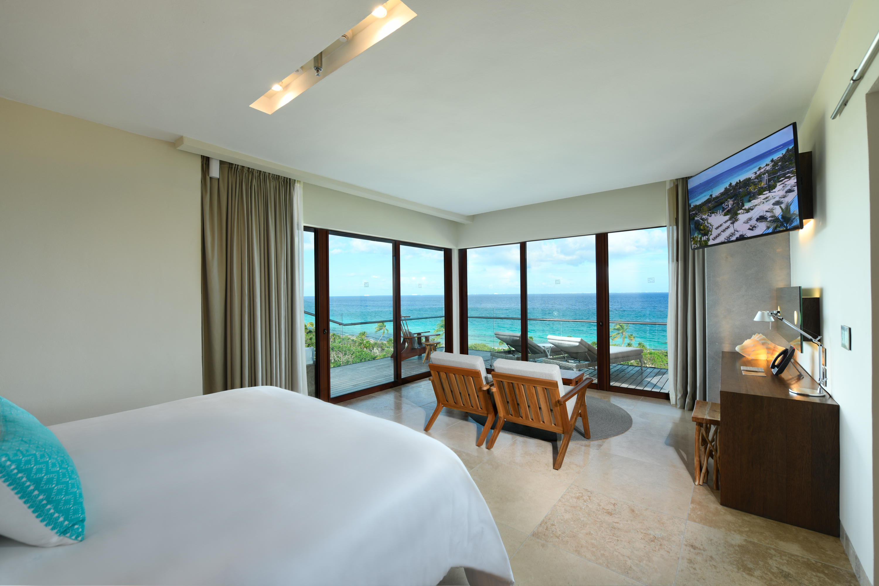 Junior Suite Ocean Front