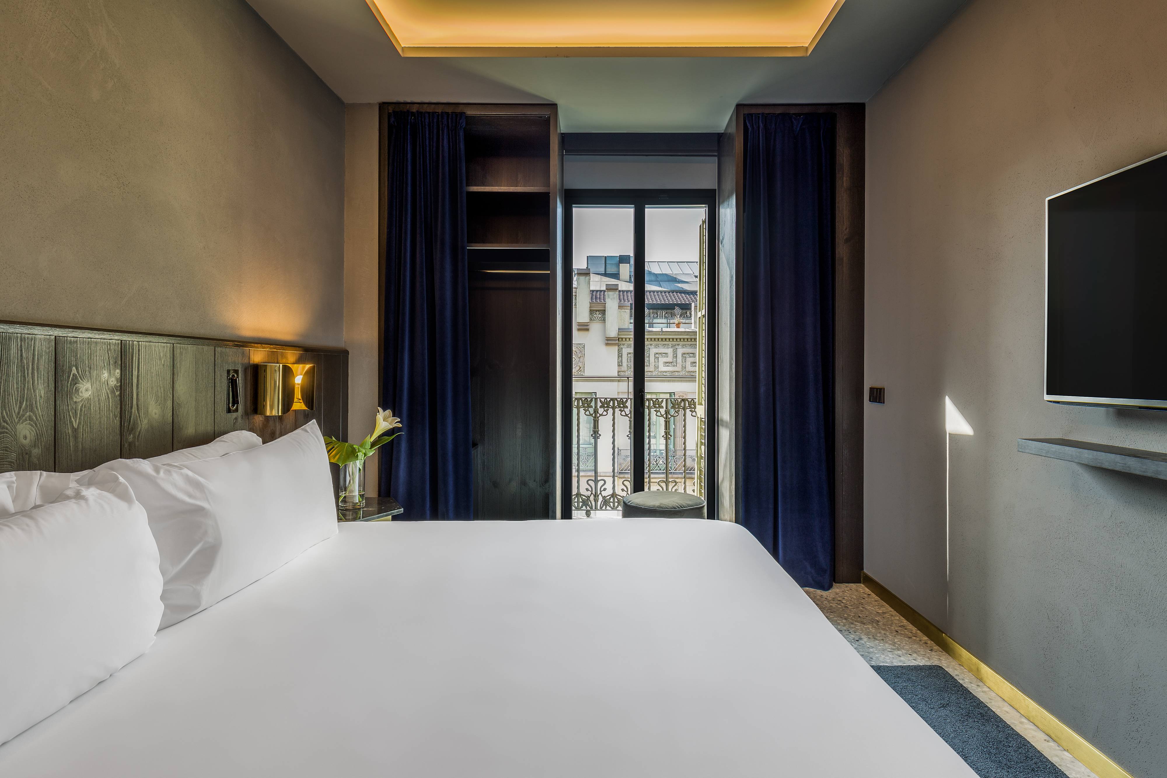 Double Single with Balcony