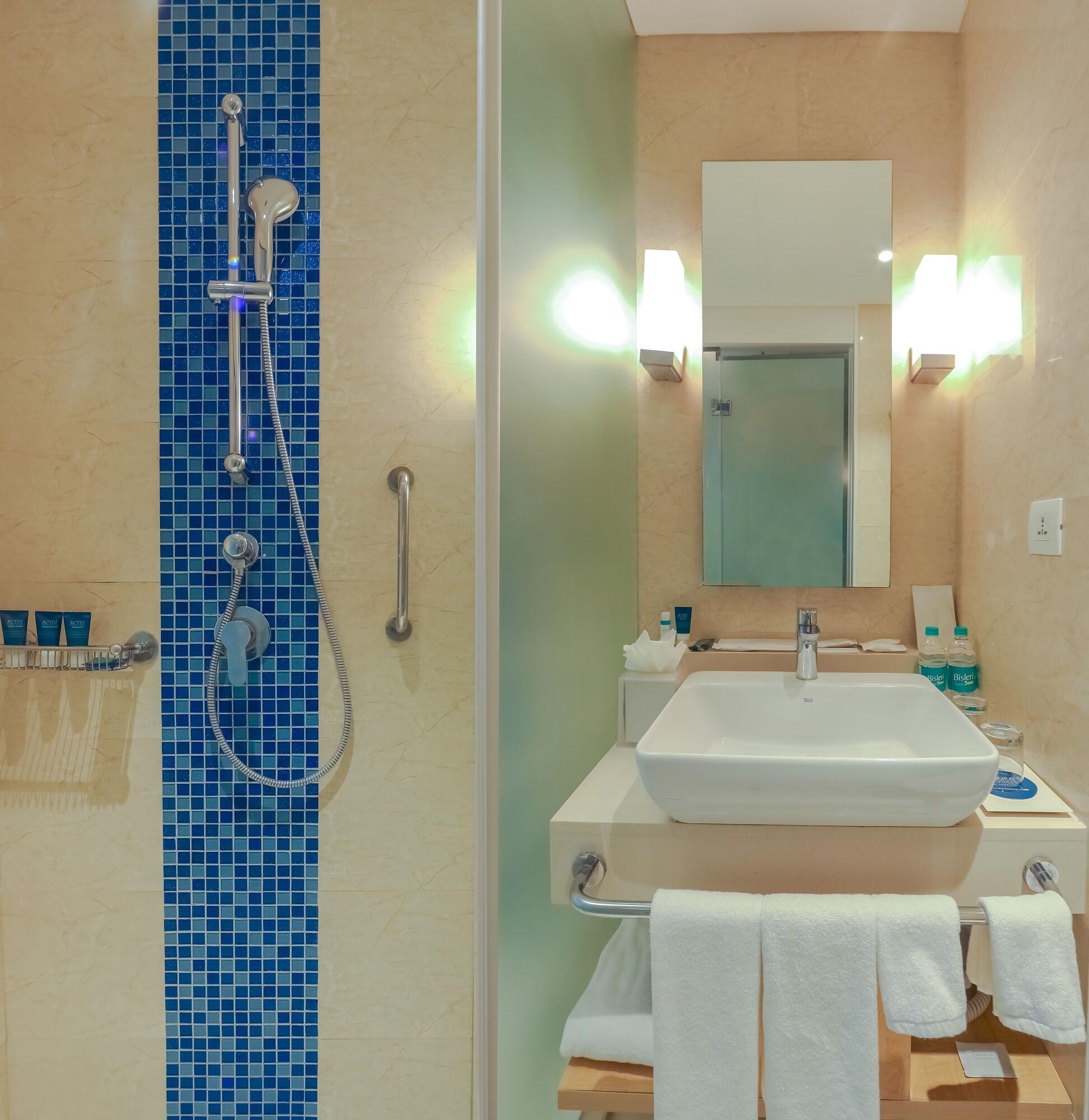 Double City View Queen Bed