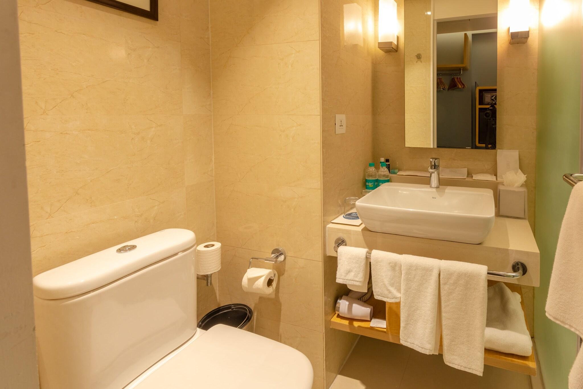 Double City View Queen Bed