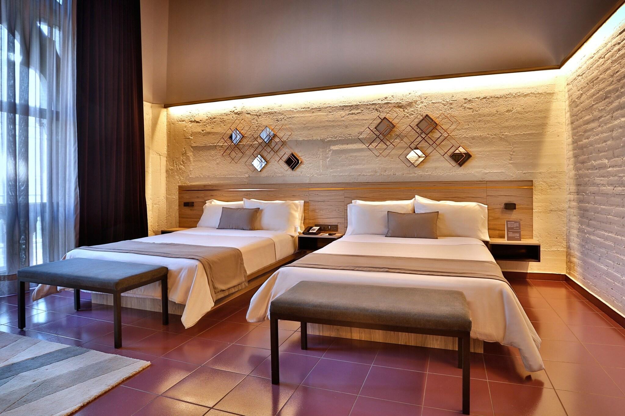 Suite Two Queen Beds