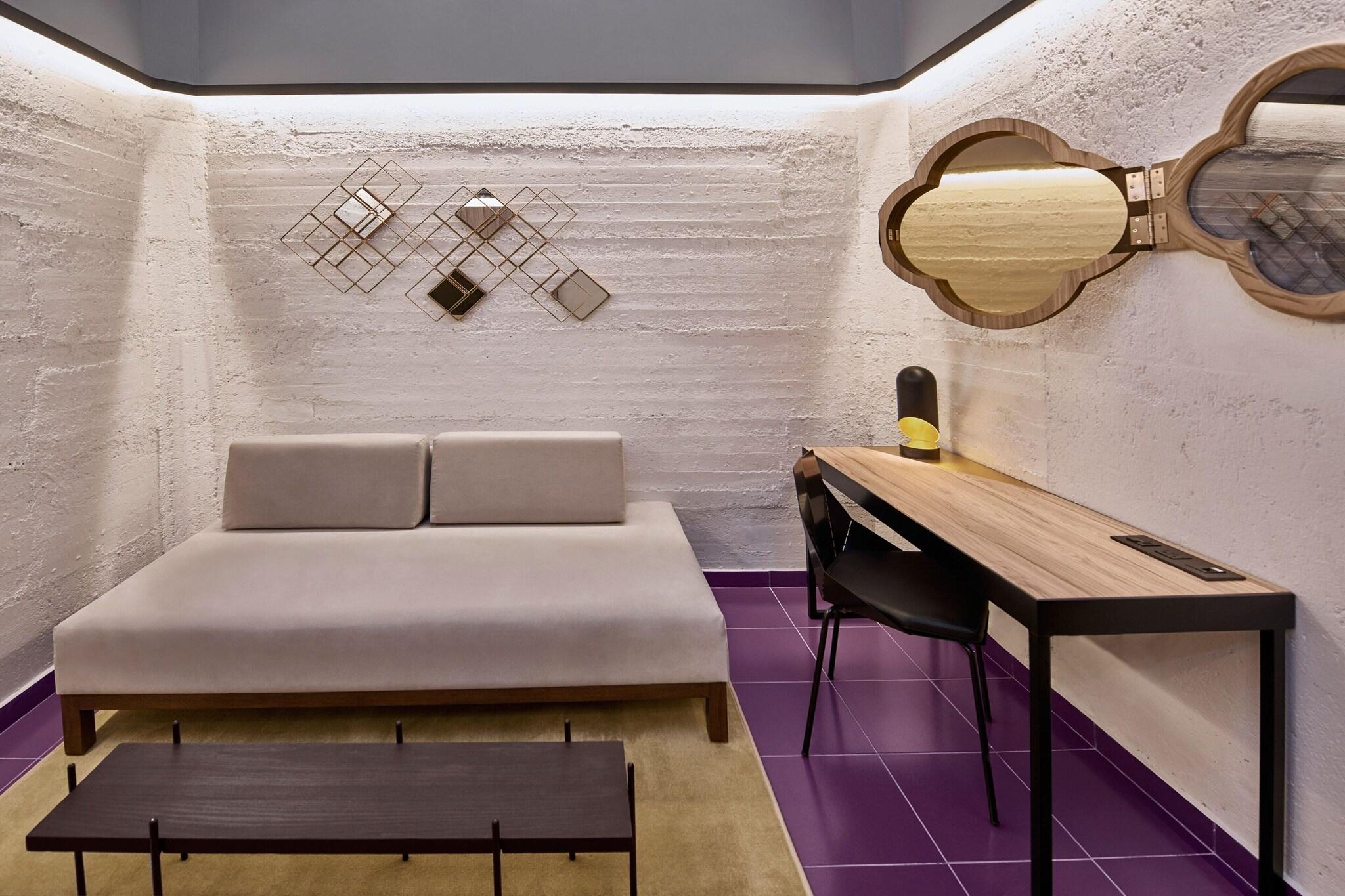 Double Queen Size Bed