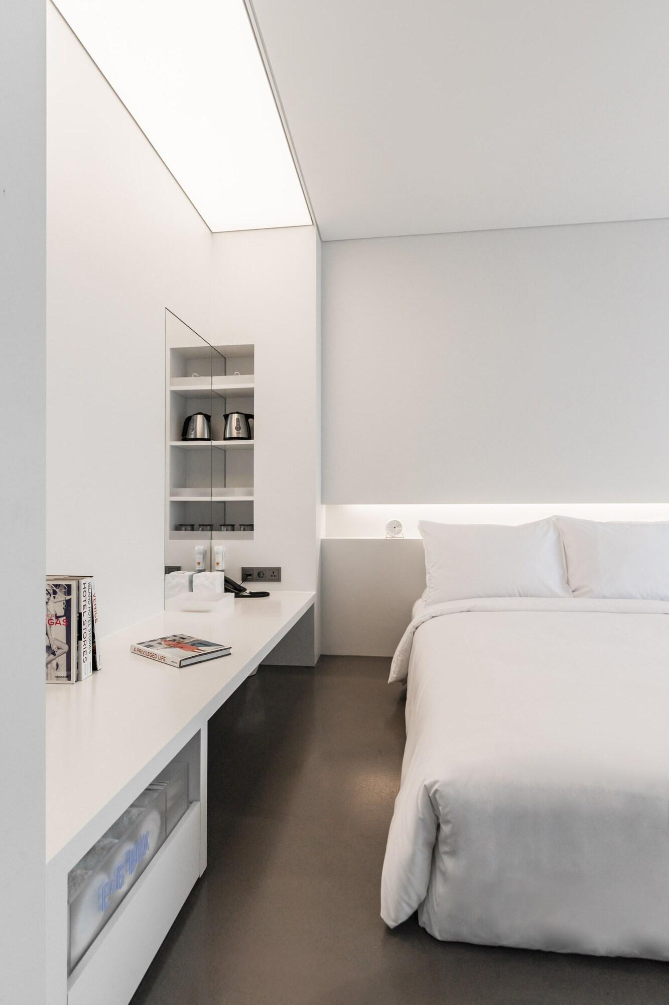 Studio Two Double Beds