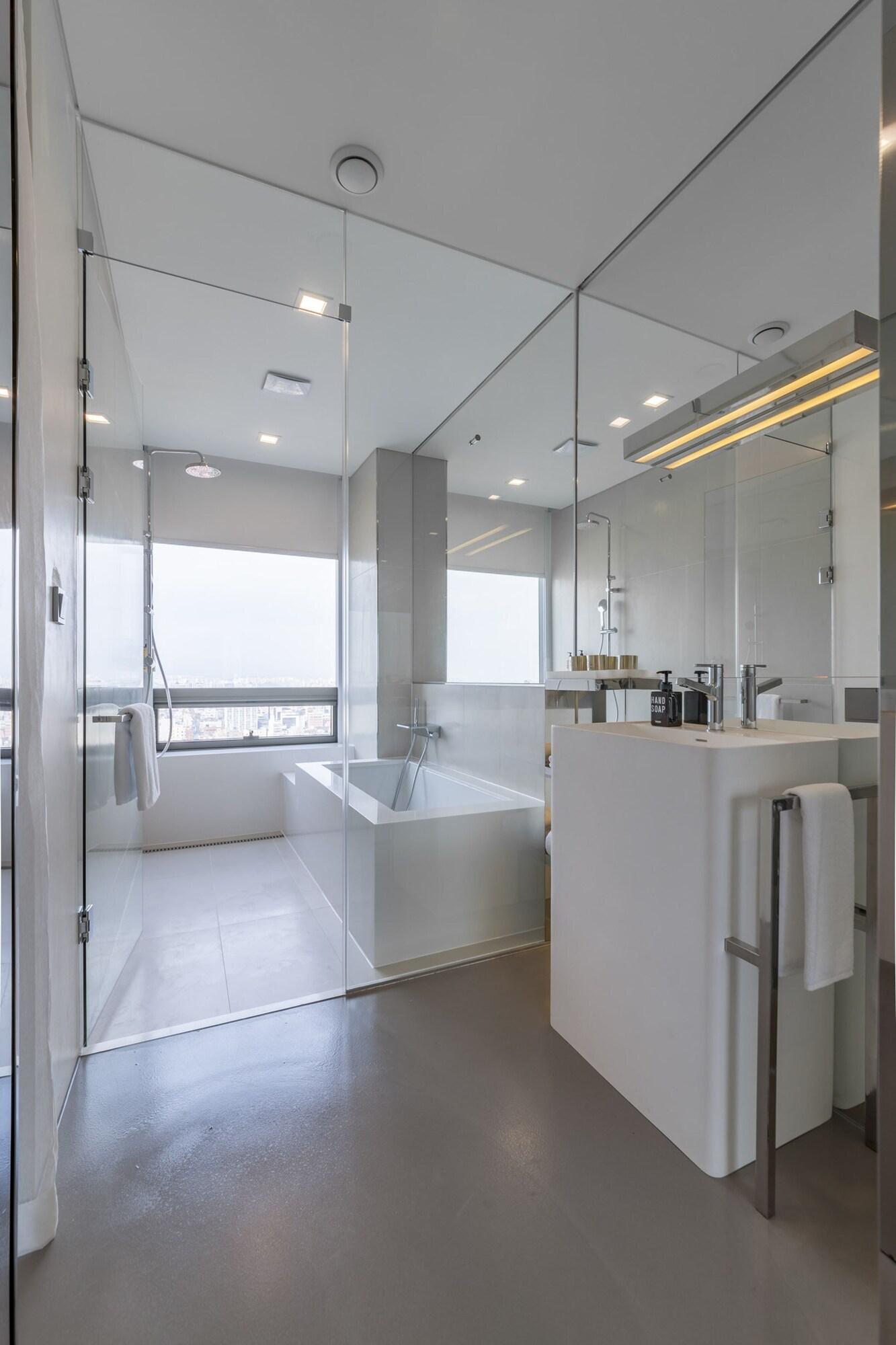 Studio Two Double Beds