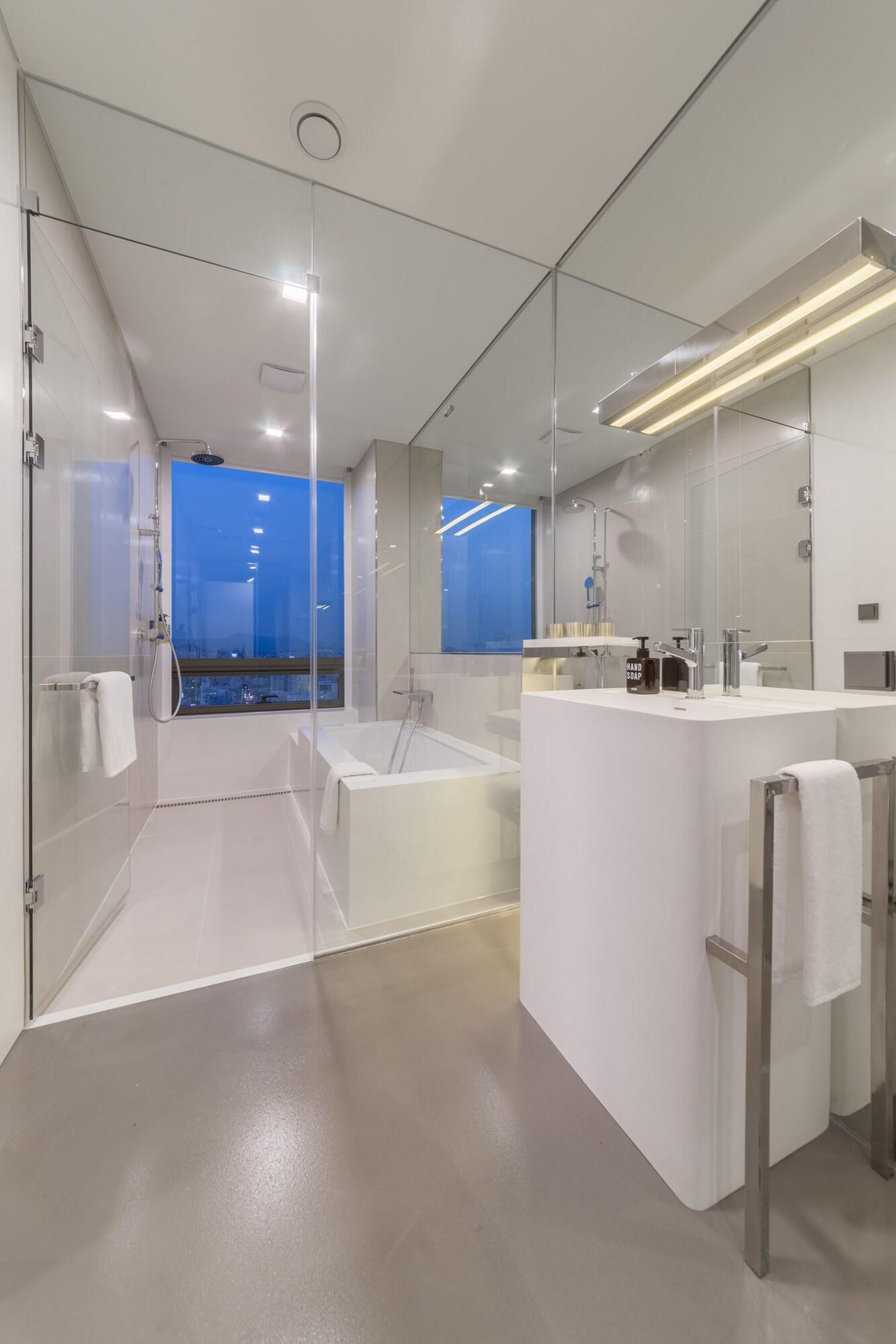 Studio Two Double Beds