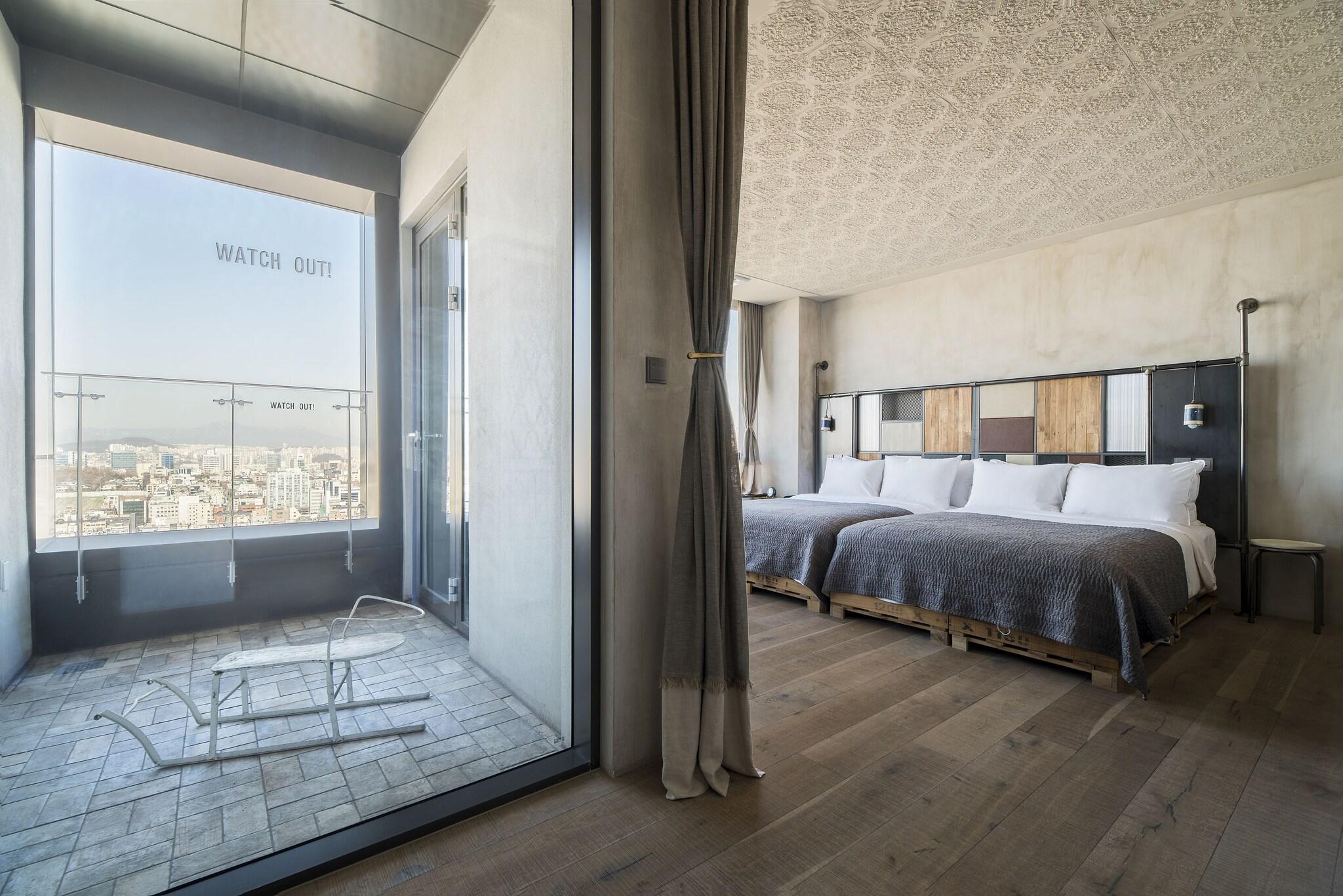 Studio Two Double Beds