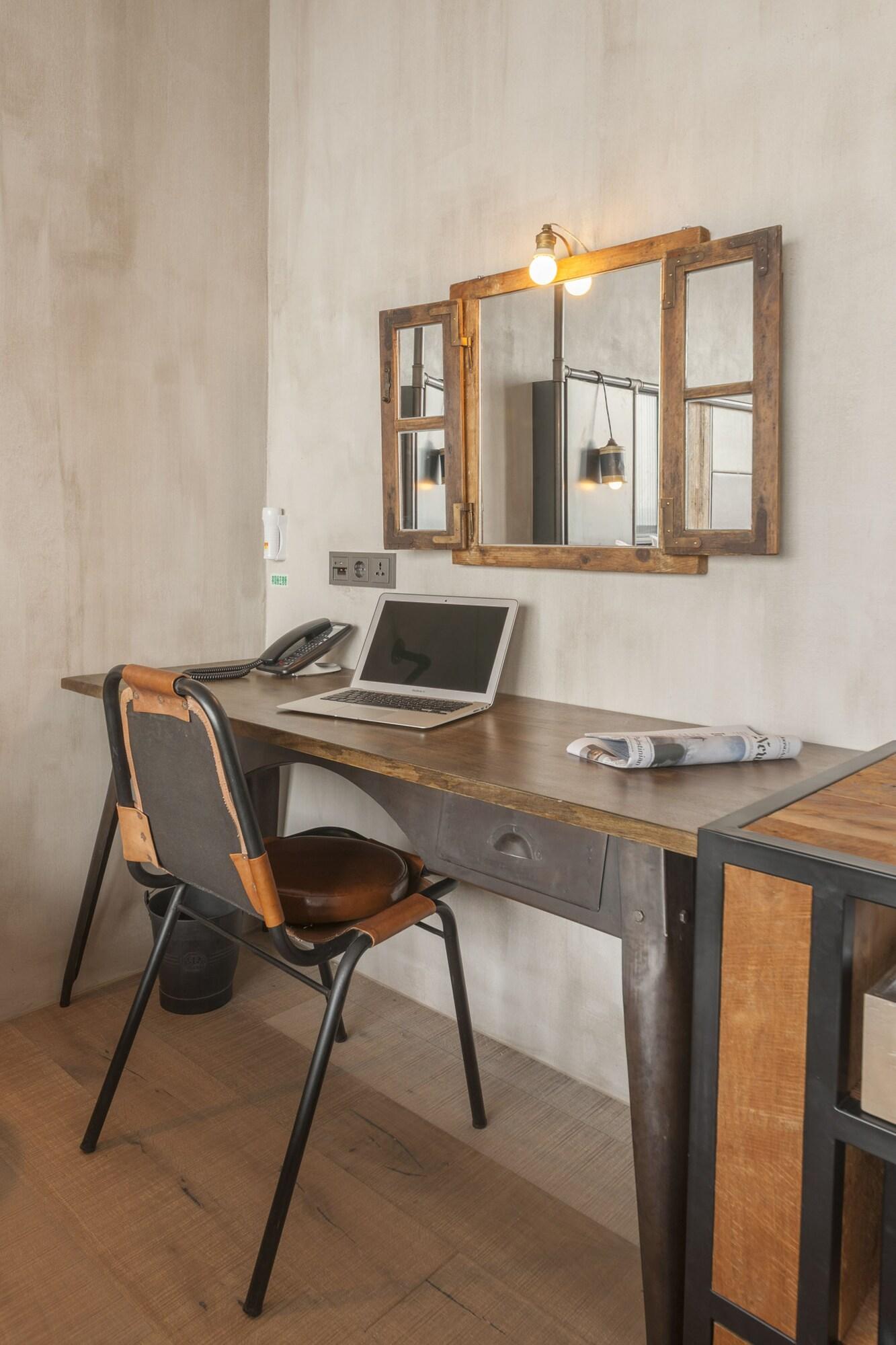 Studio Two Double Beds