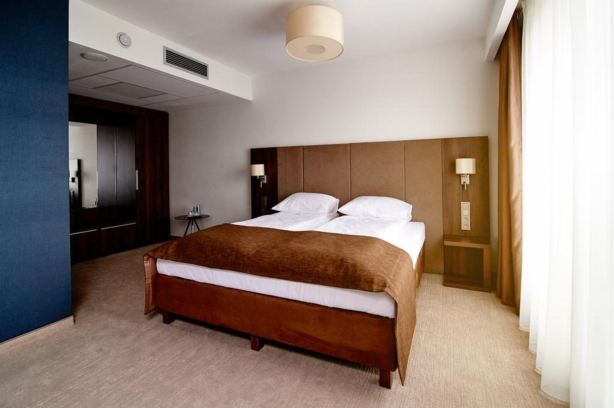 Double or Twin Standard