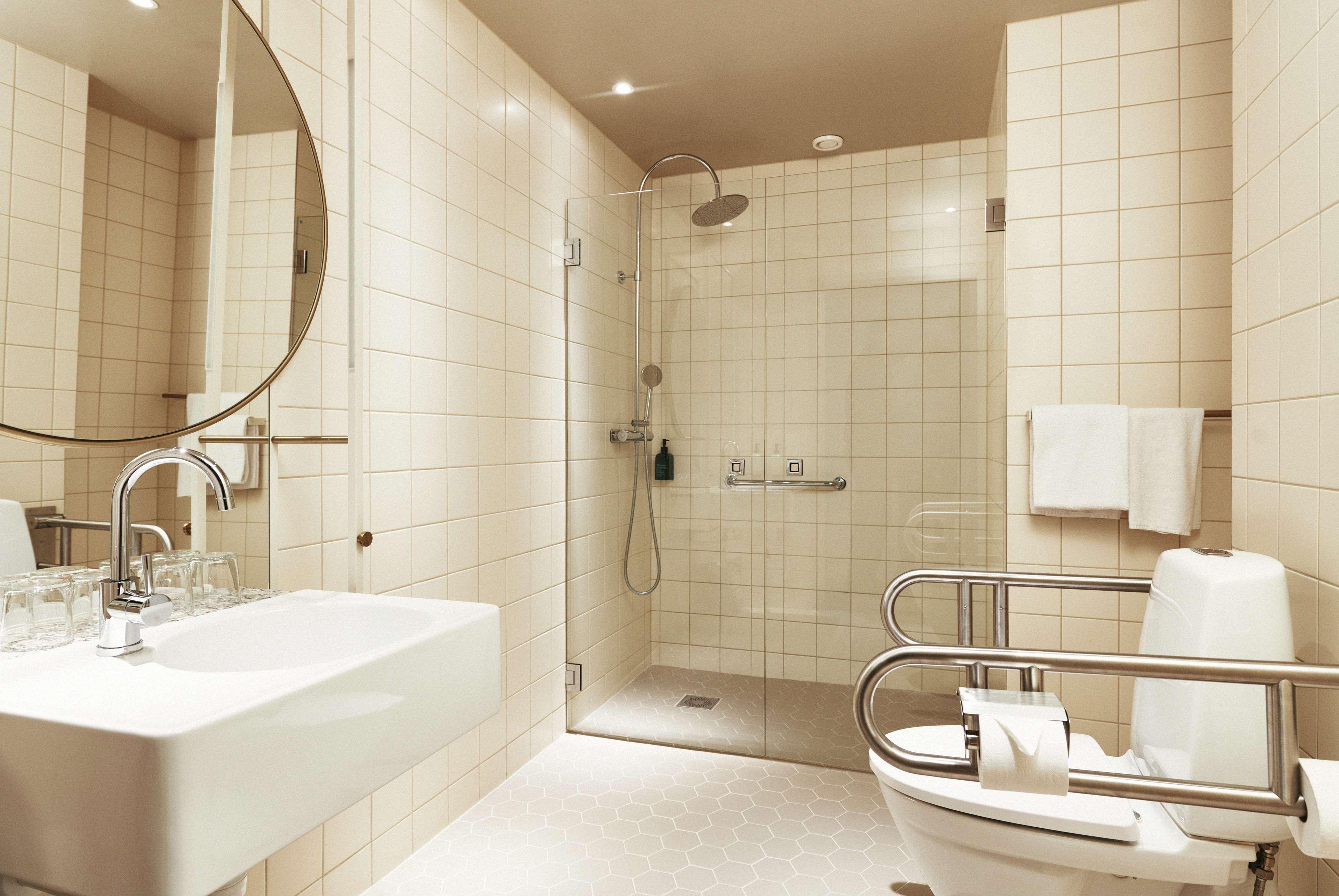 Double Queen Size Bed