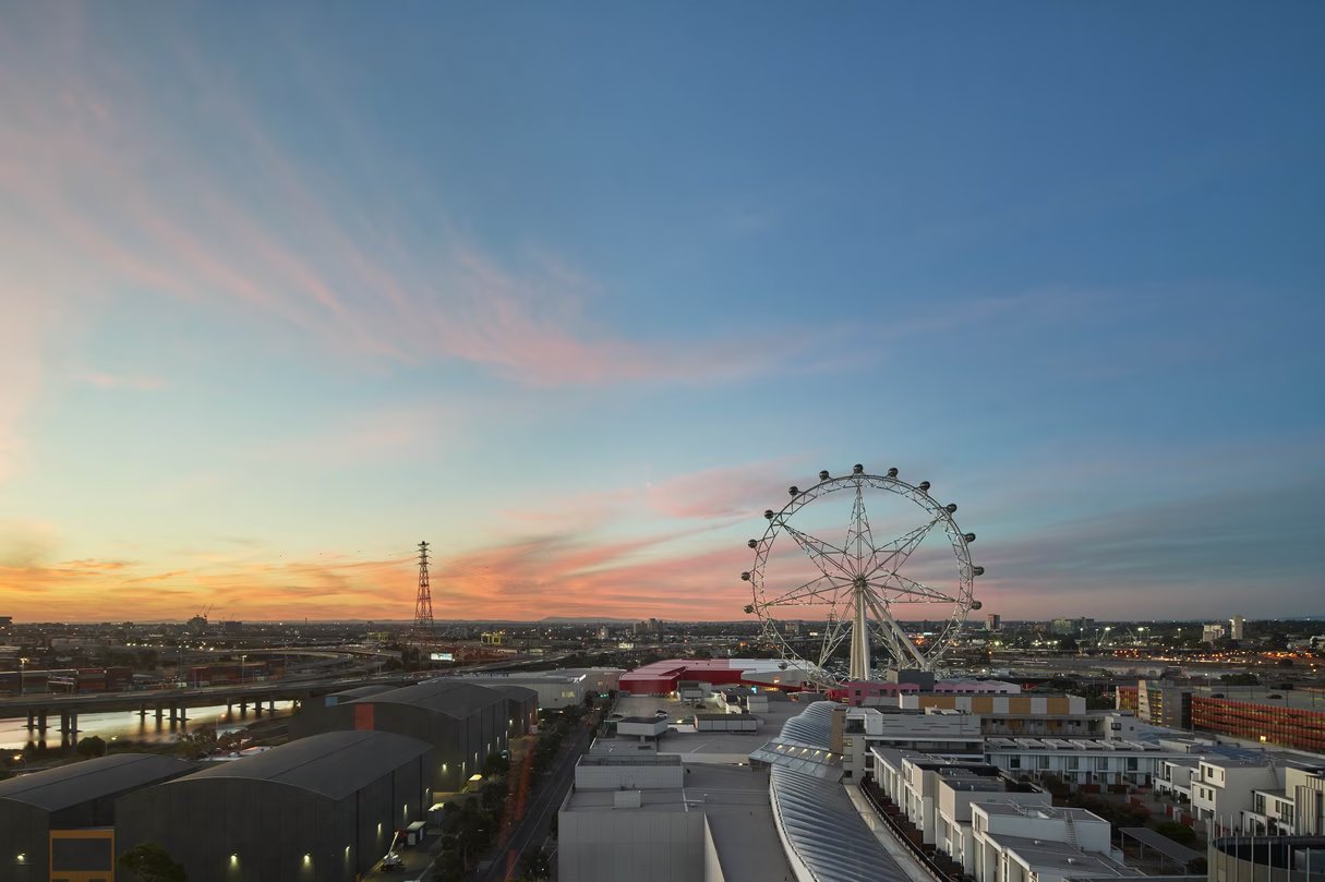 Double Partial Ocean View King Bed