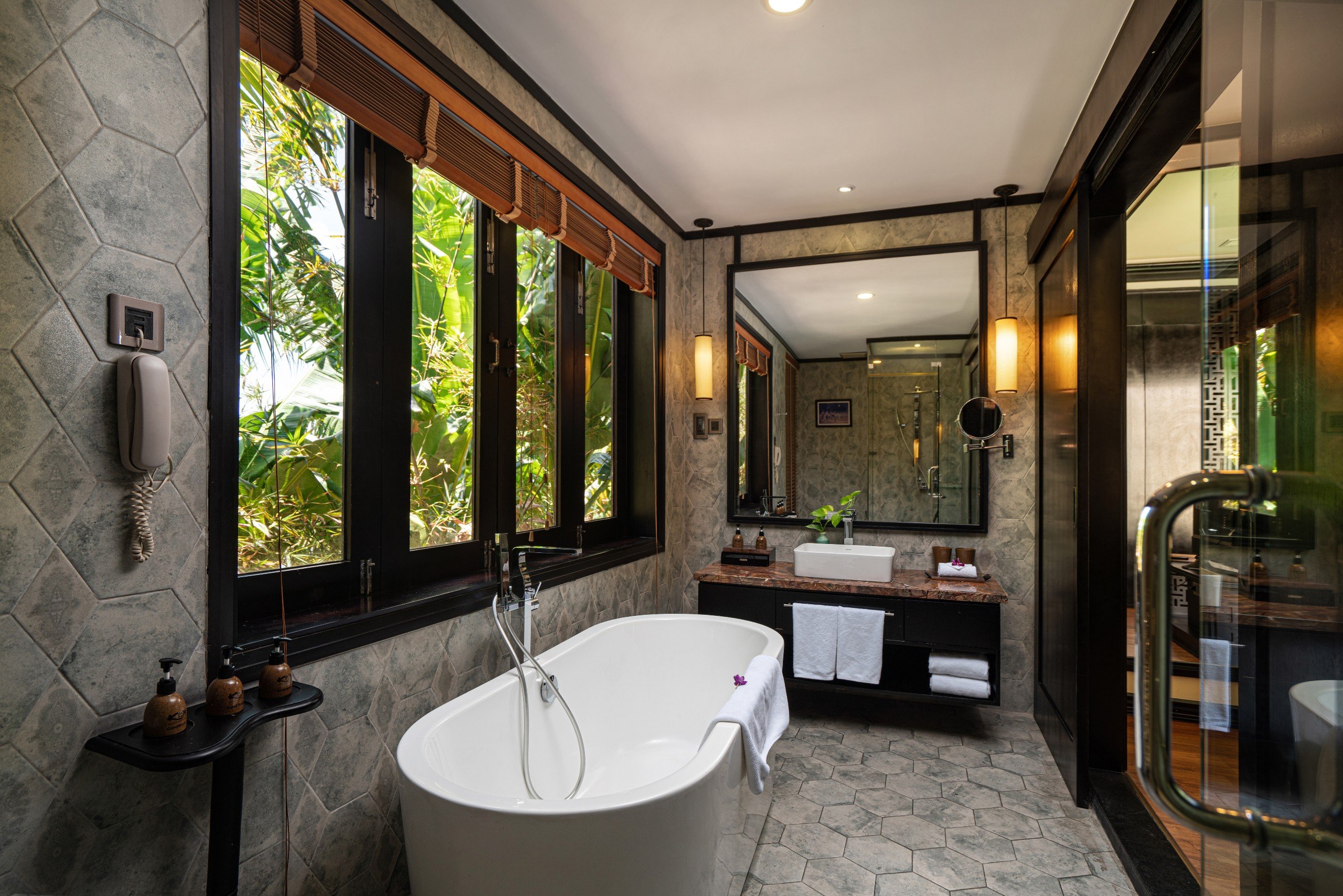 Bungalow Garden View