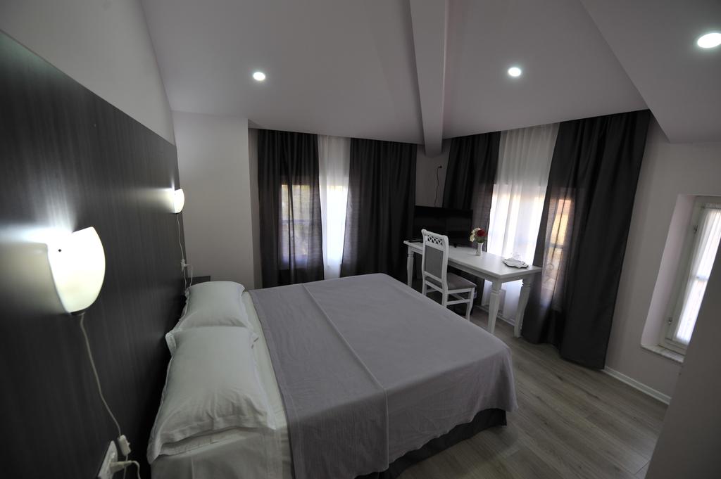 Double or Twin Standard