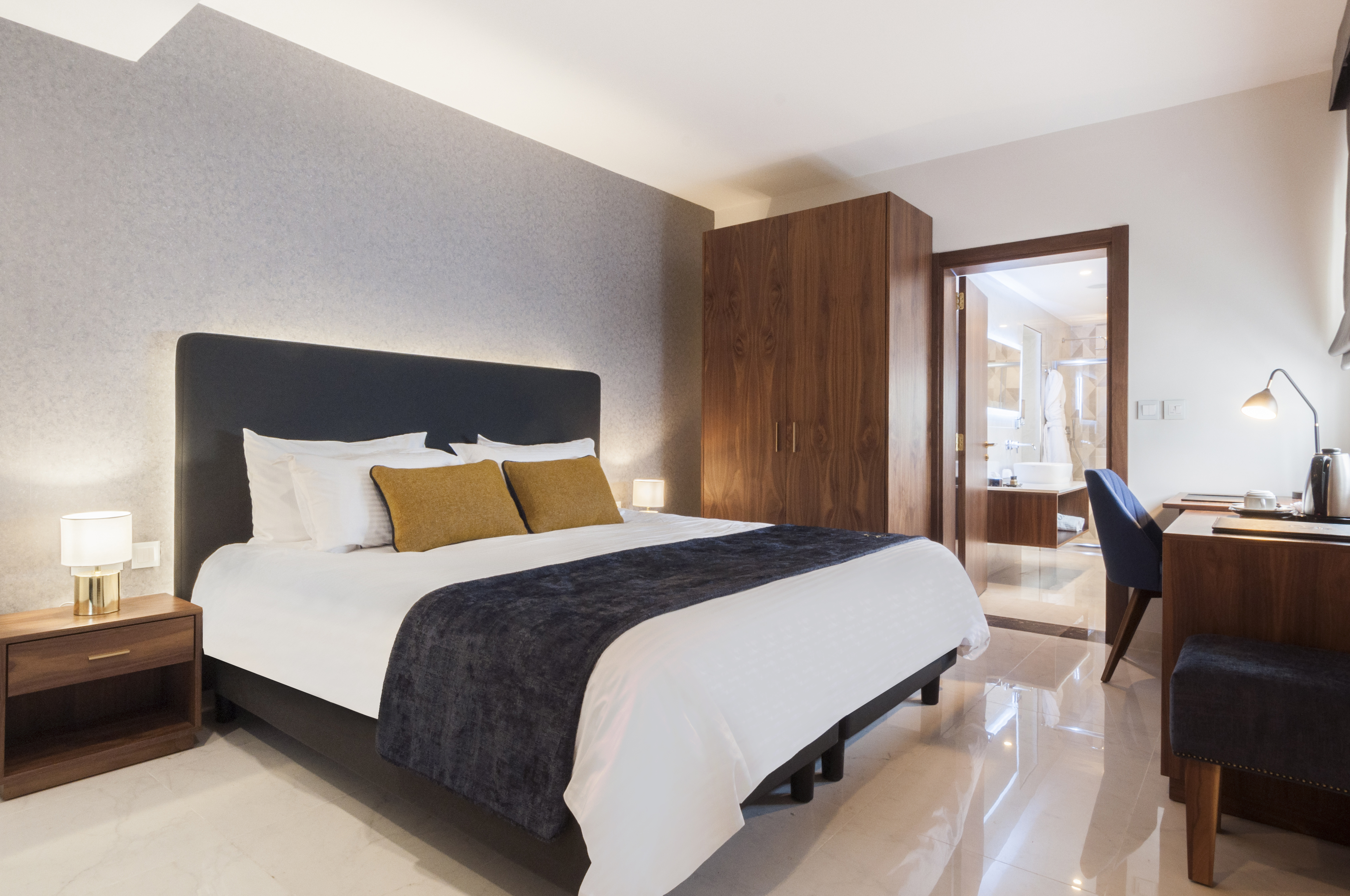 Double or Twin Standard