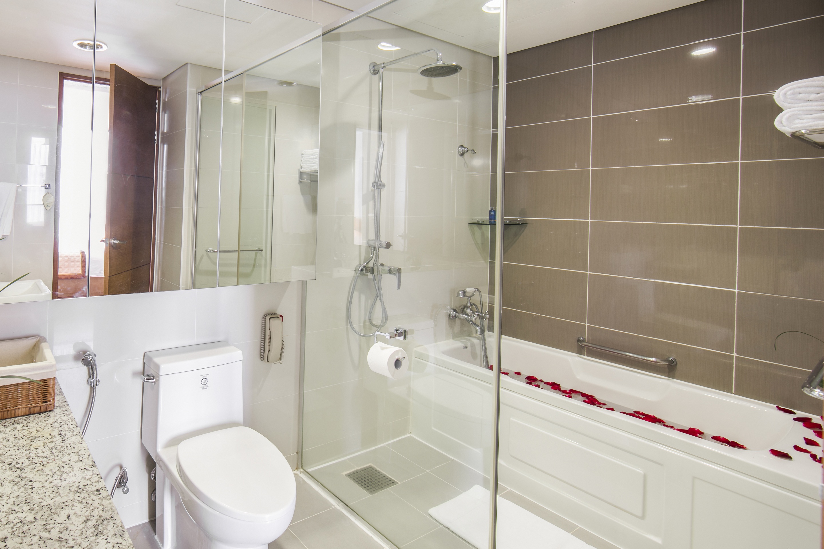 Double Deluxe One Bed