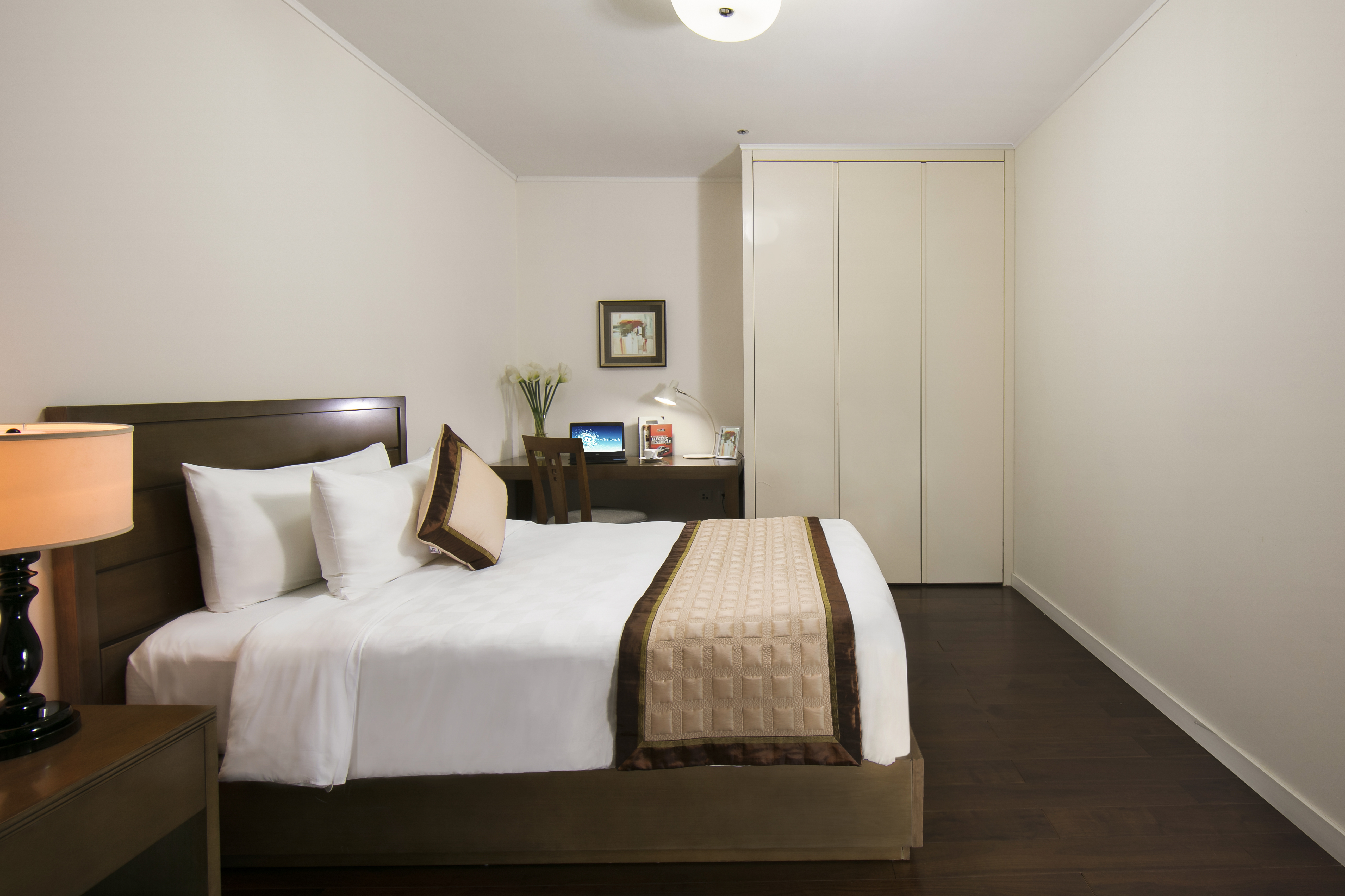 Double Deluxe One Bed