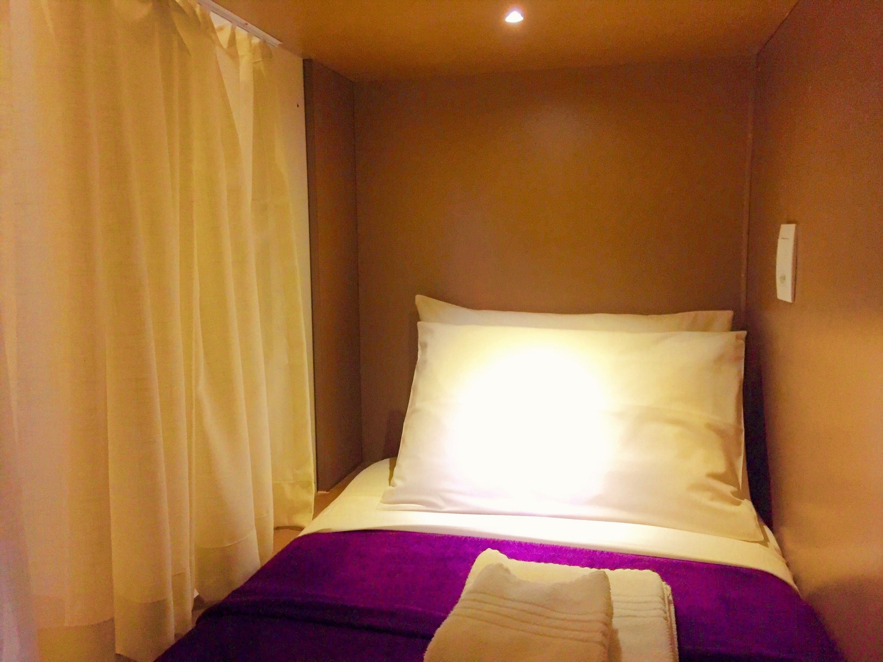 Bed in Dormitory with Shared Bathroom