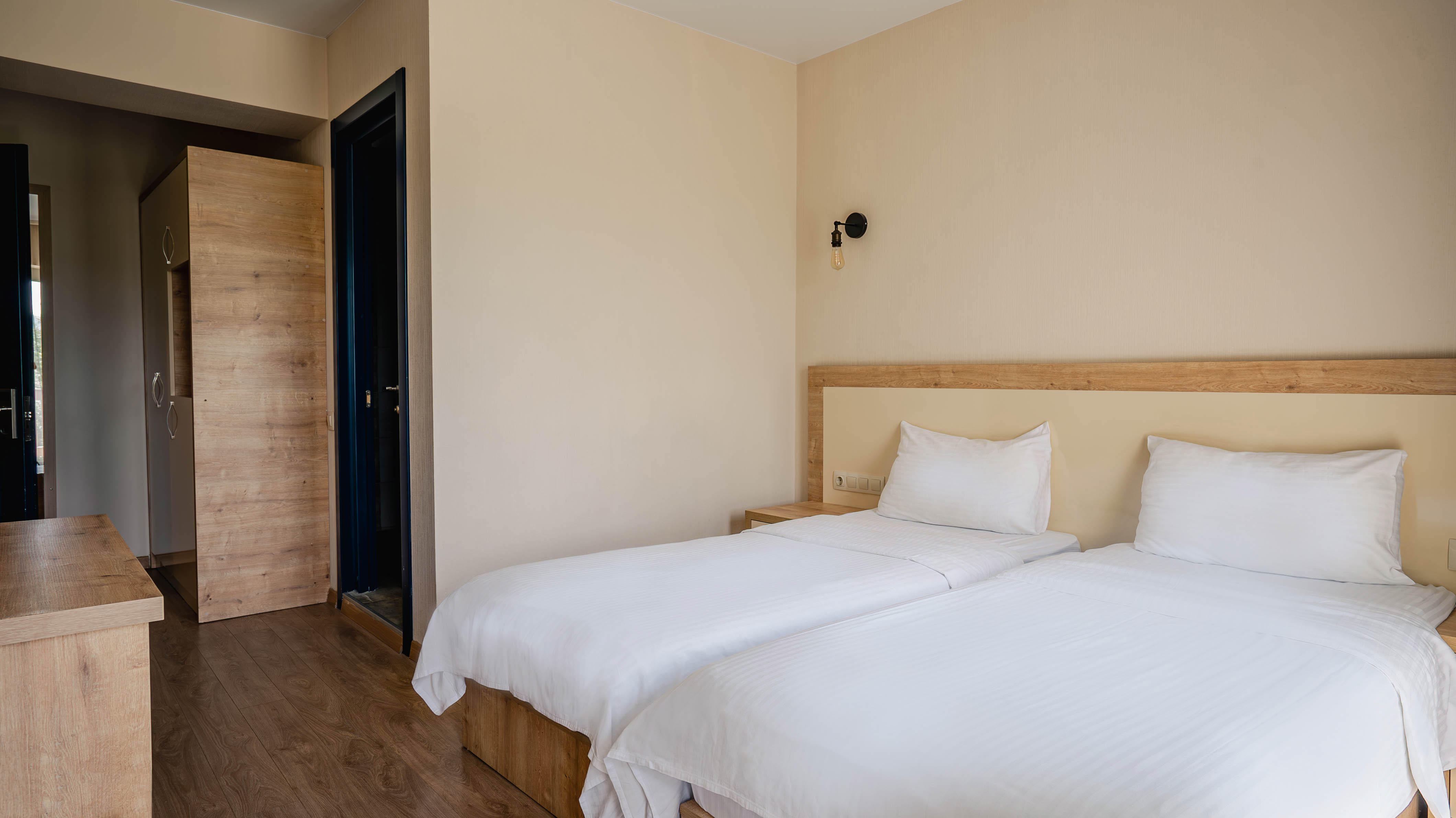 Double or Twin Standard