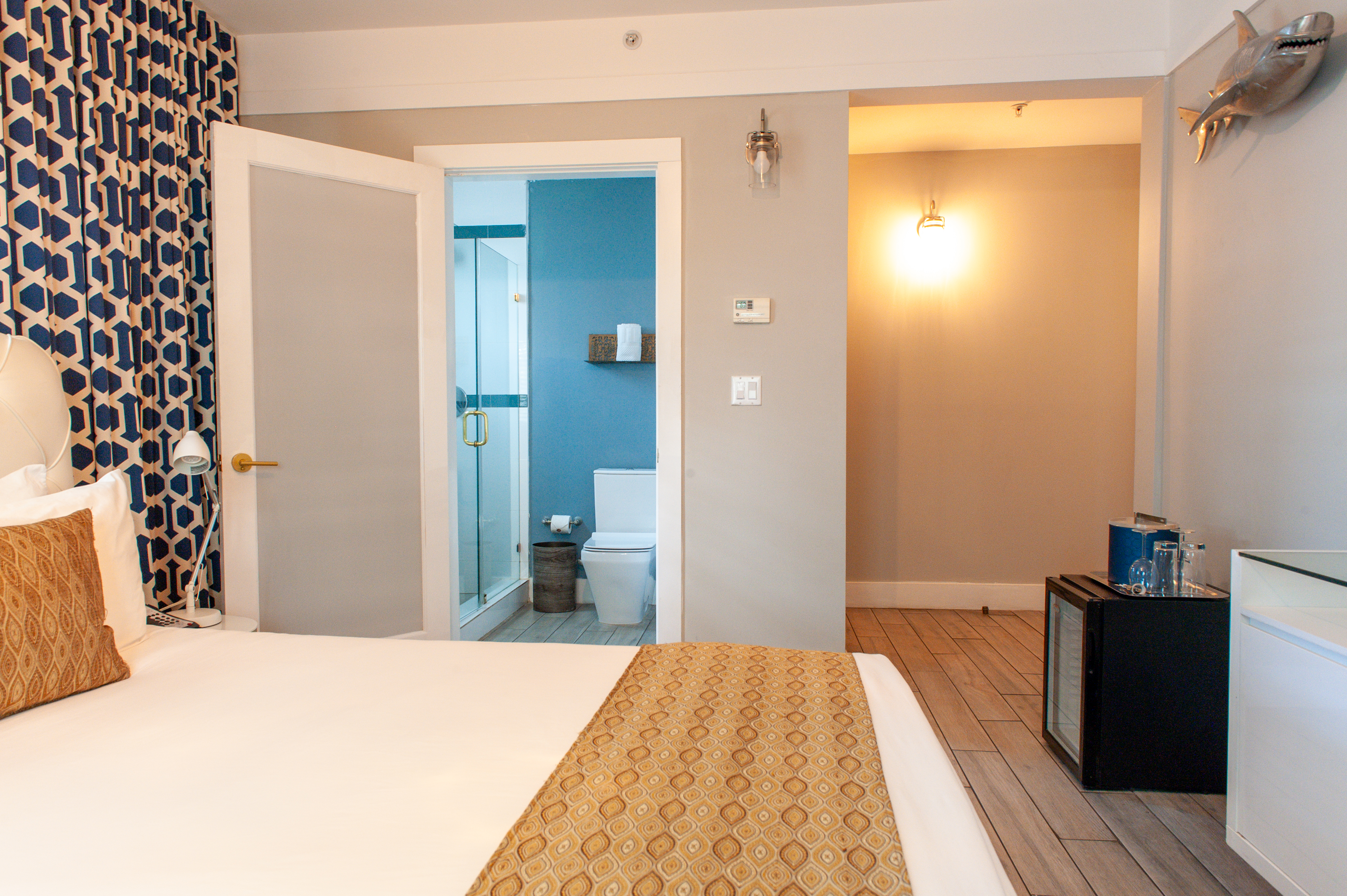 Double Queen Size Bed