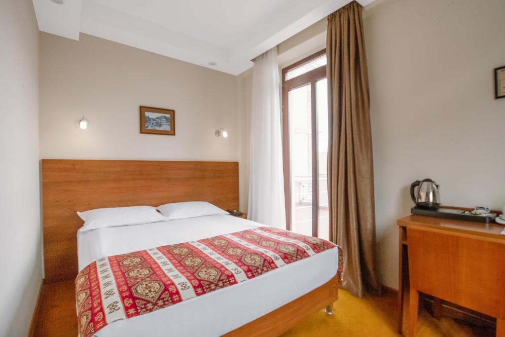 Double or Twin Economy