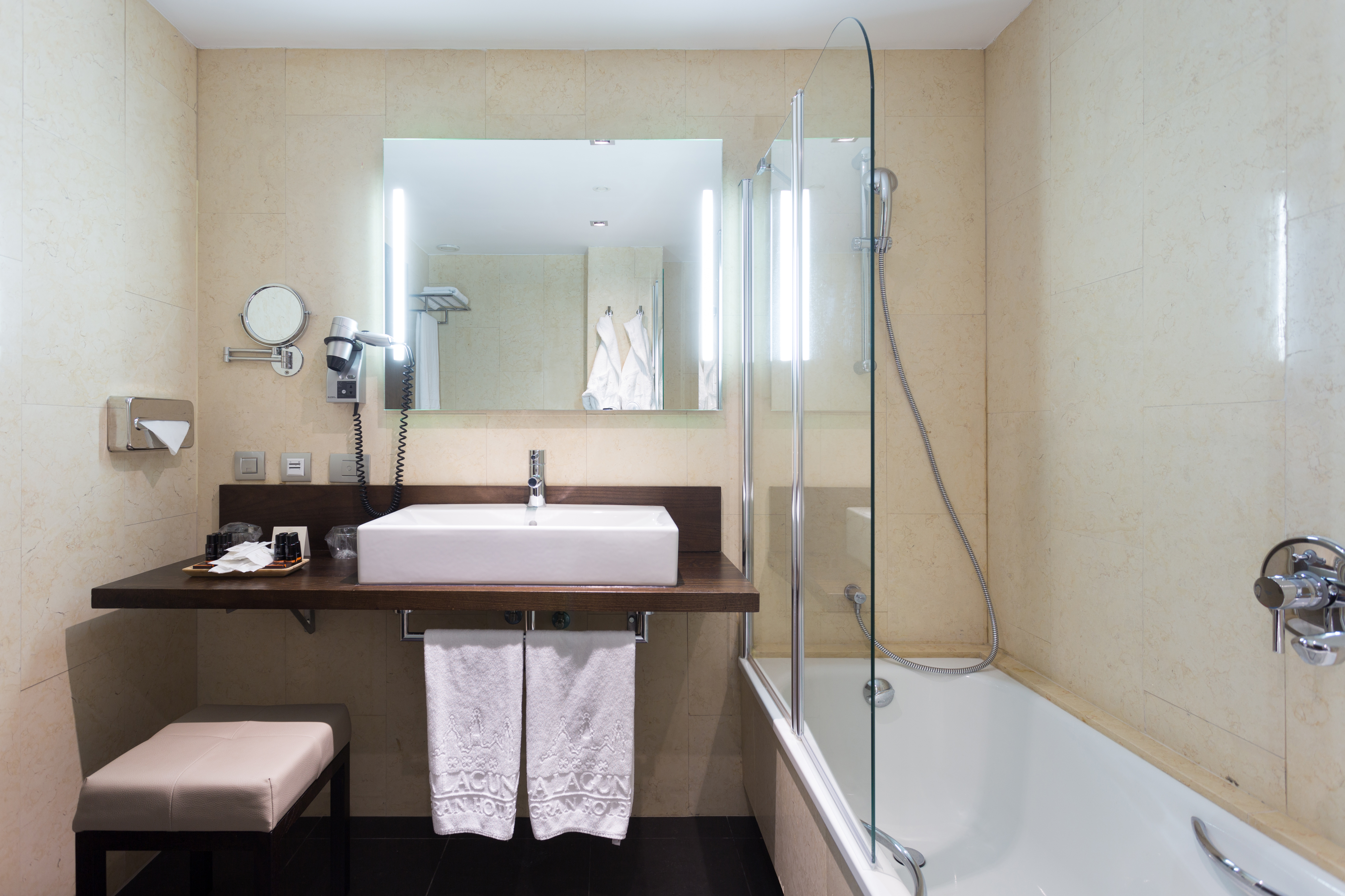 Double or Twin Deluxe with Terrace