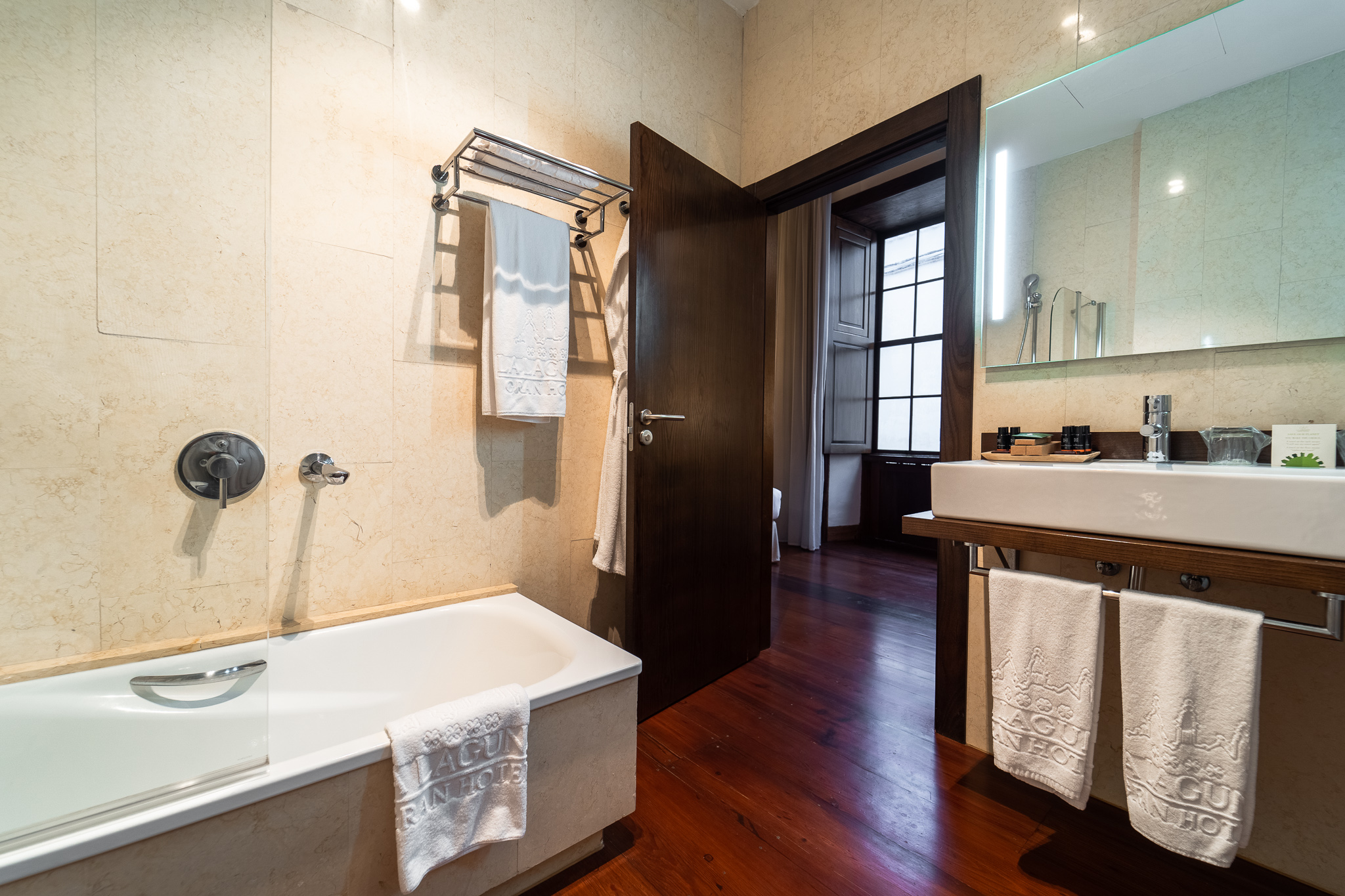 Double Single Superior