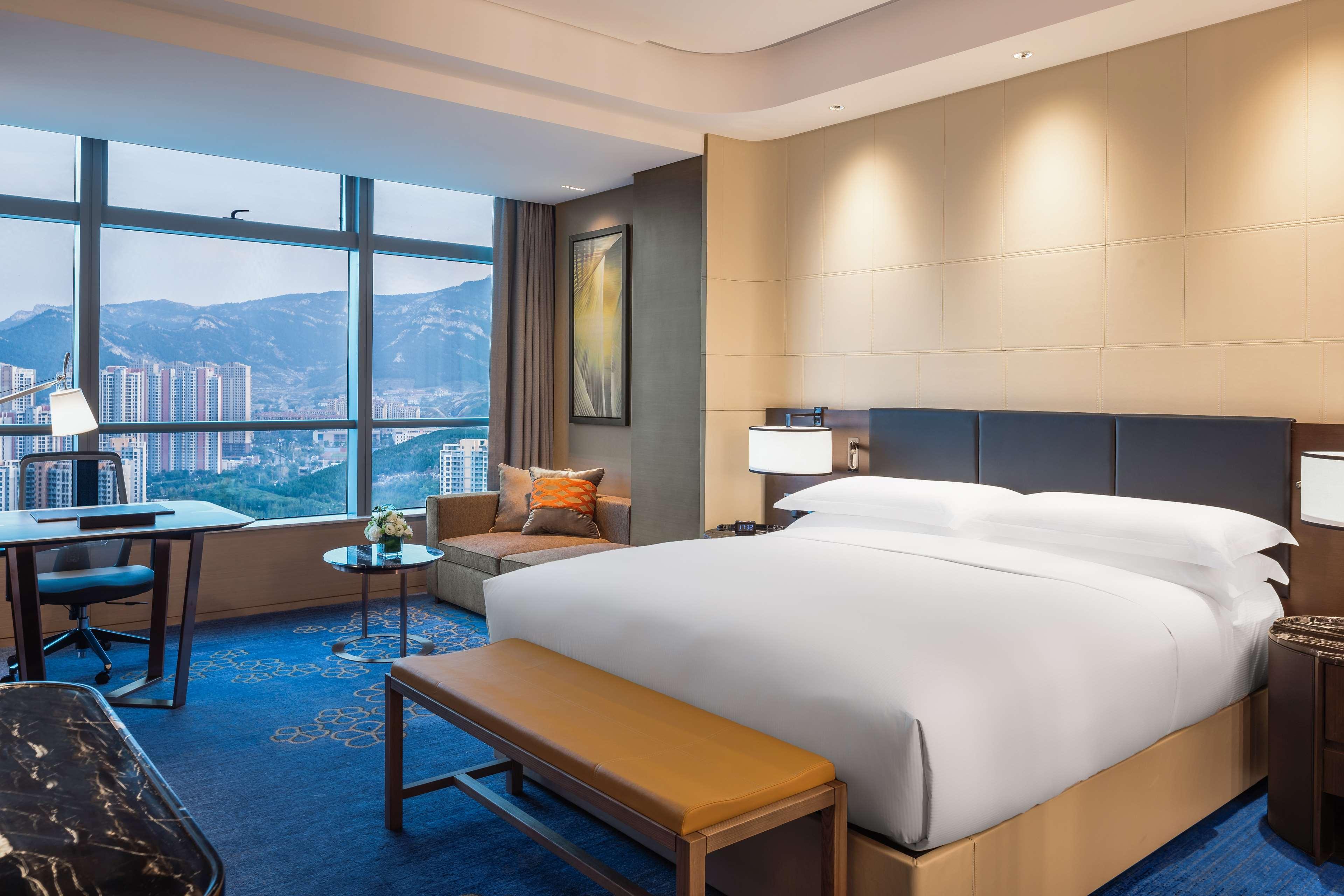 Suite Premier King Bed