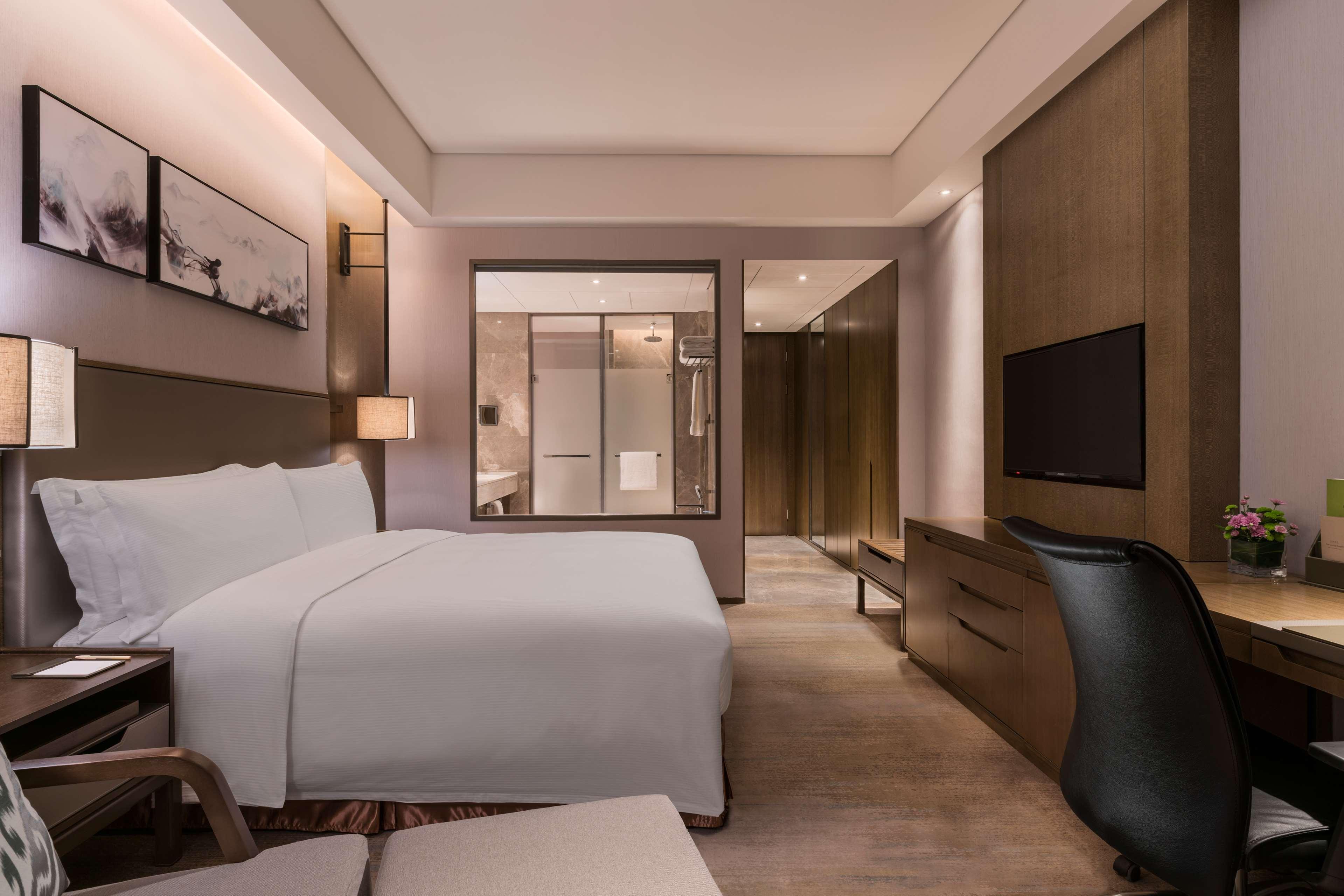 Double Guest Room King Bed