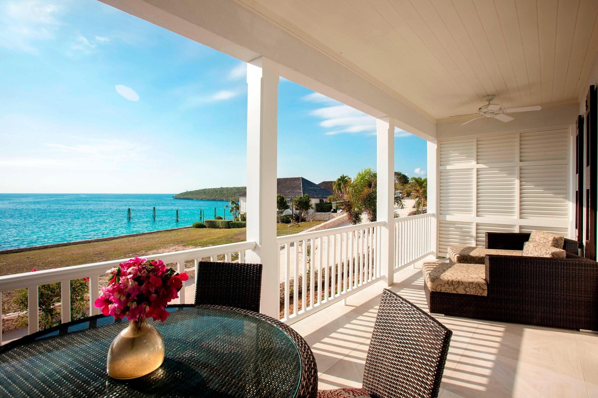 Villa Partial Ocean View King Bed