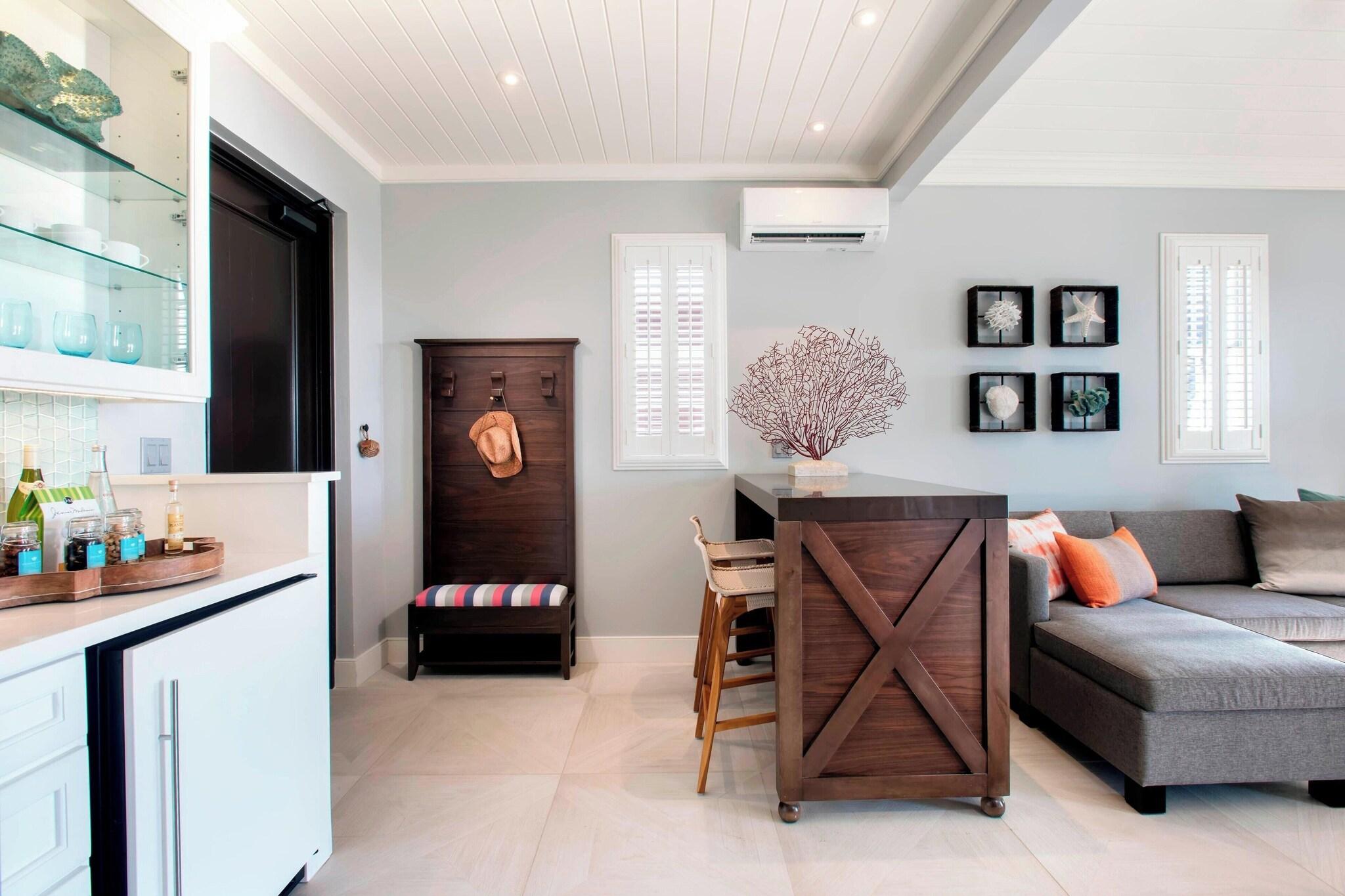 Villa Partial Ocean View King Bed