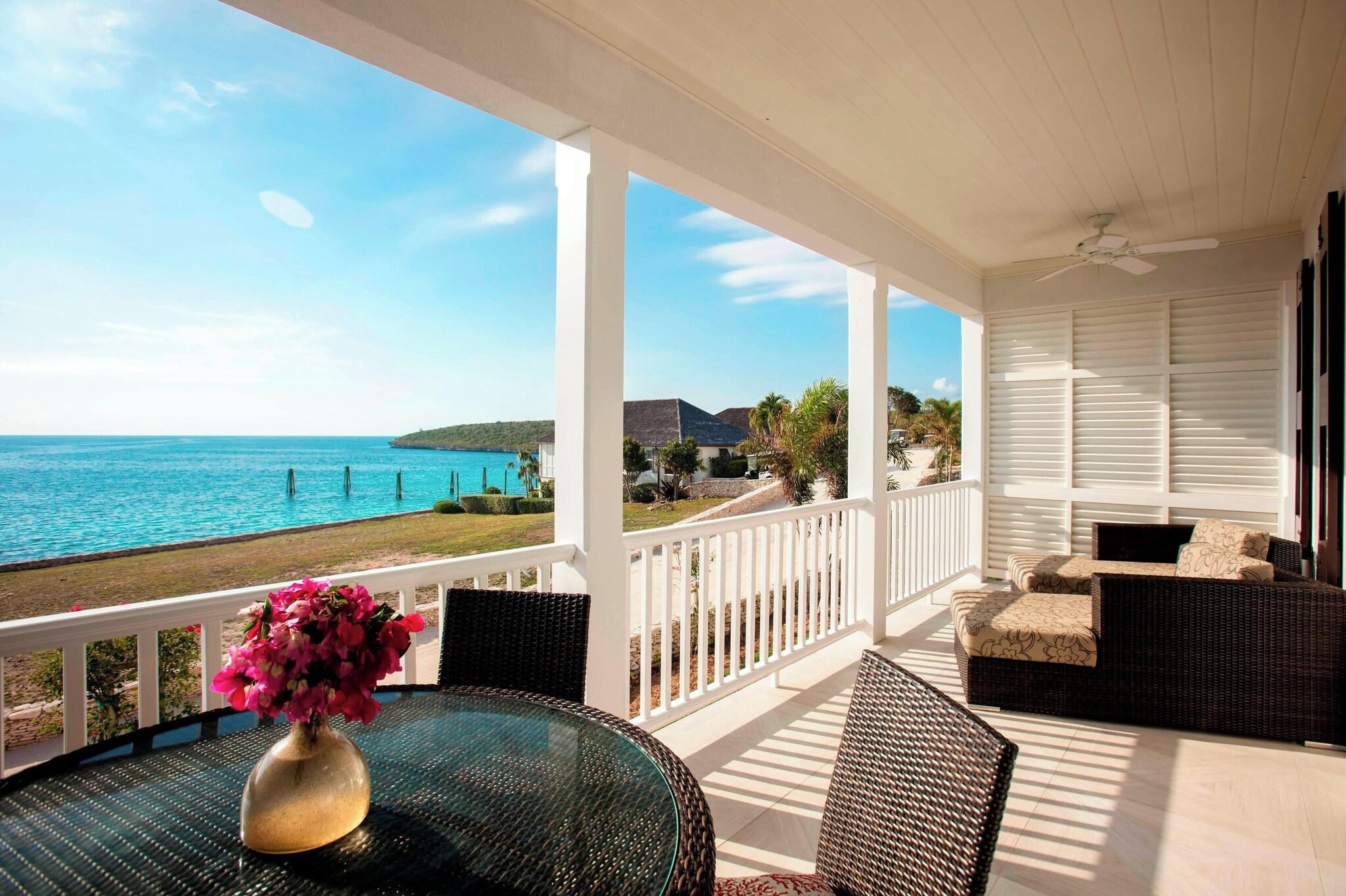 Villa Partial Ocean View King Bed