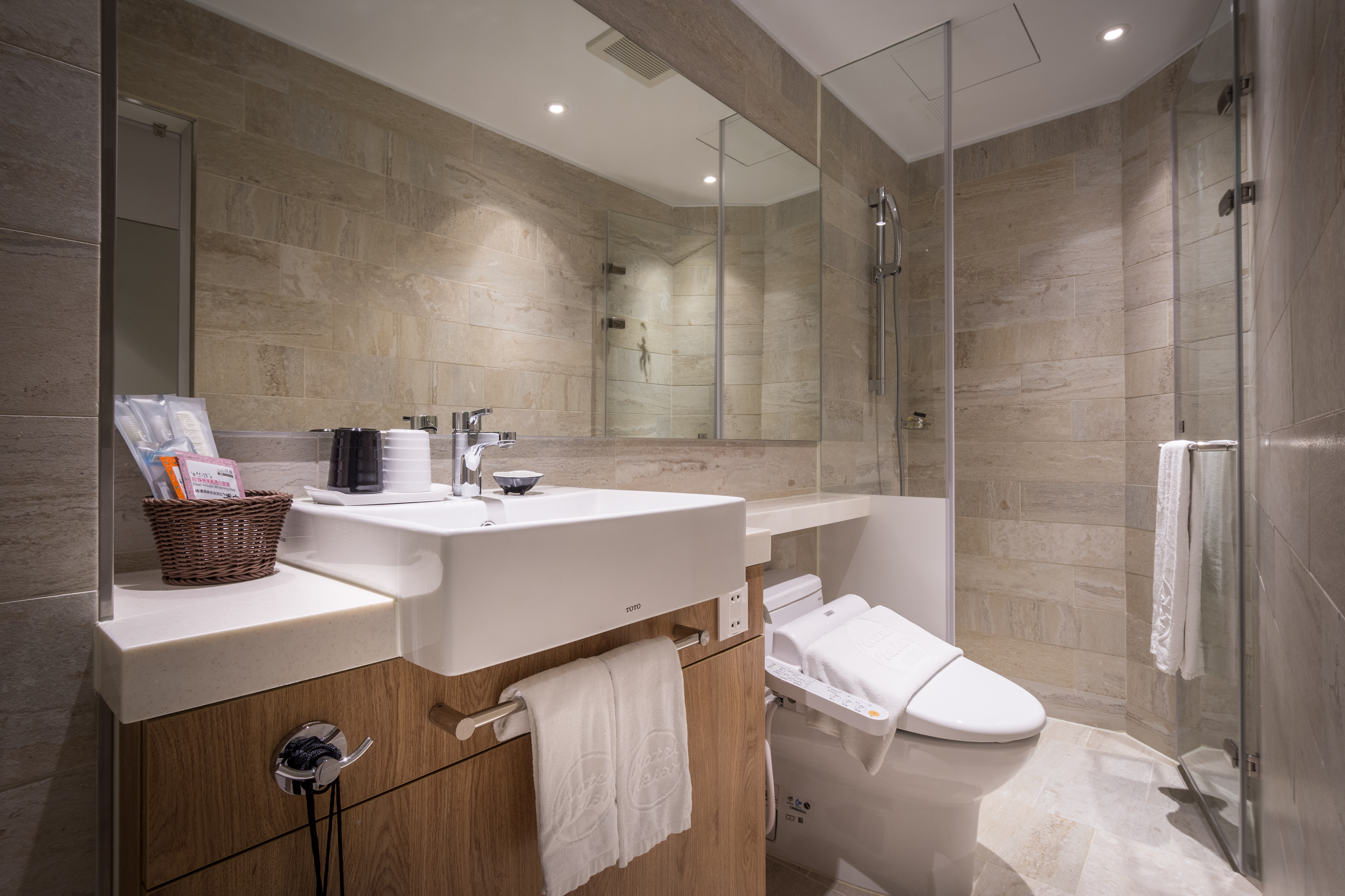 Double Classic Queen Bed