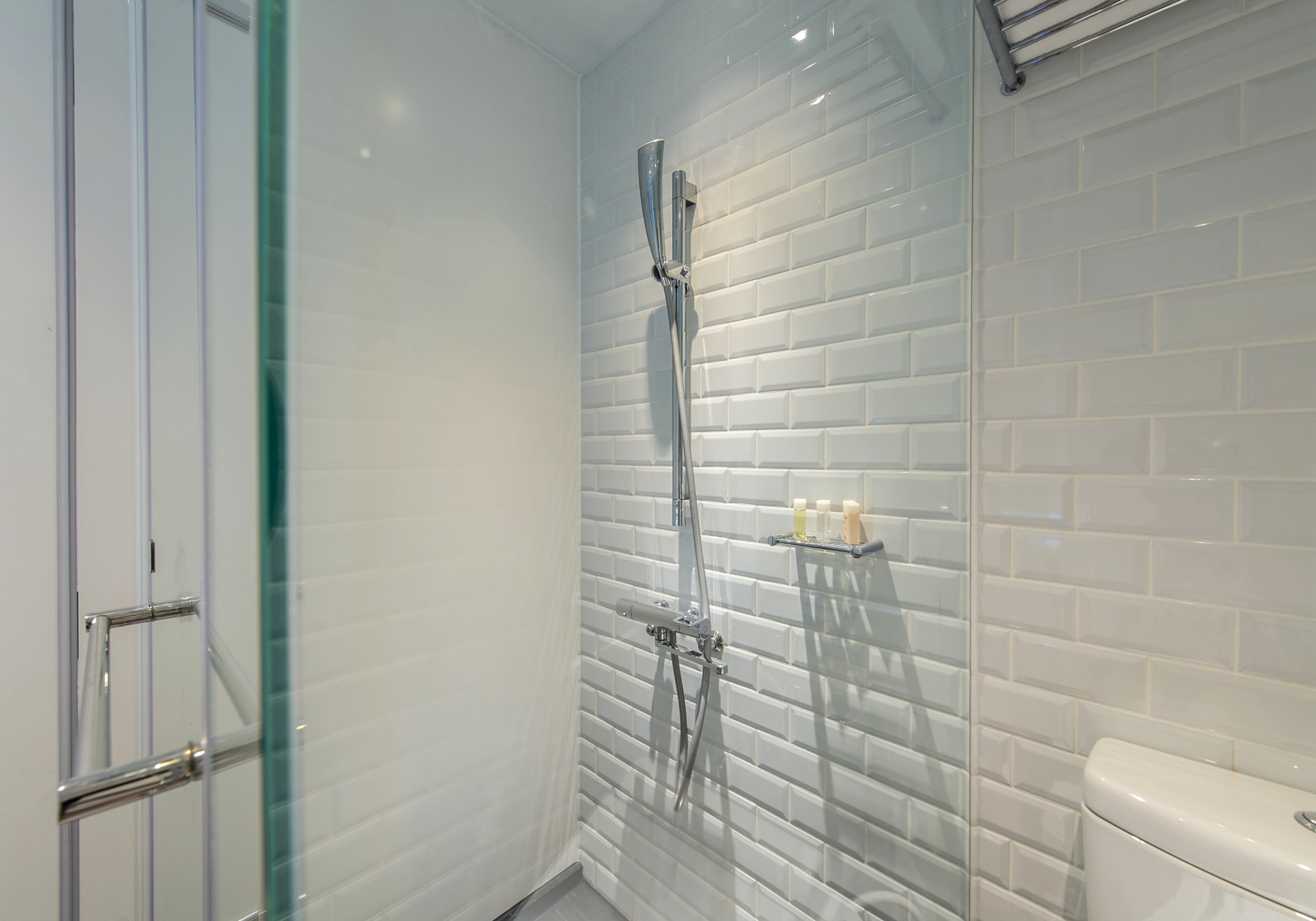 Double Classic Queen Bed