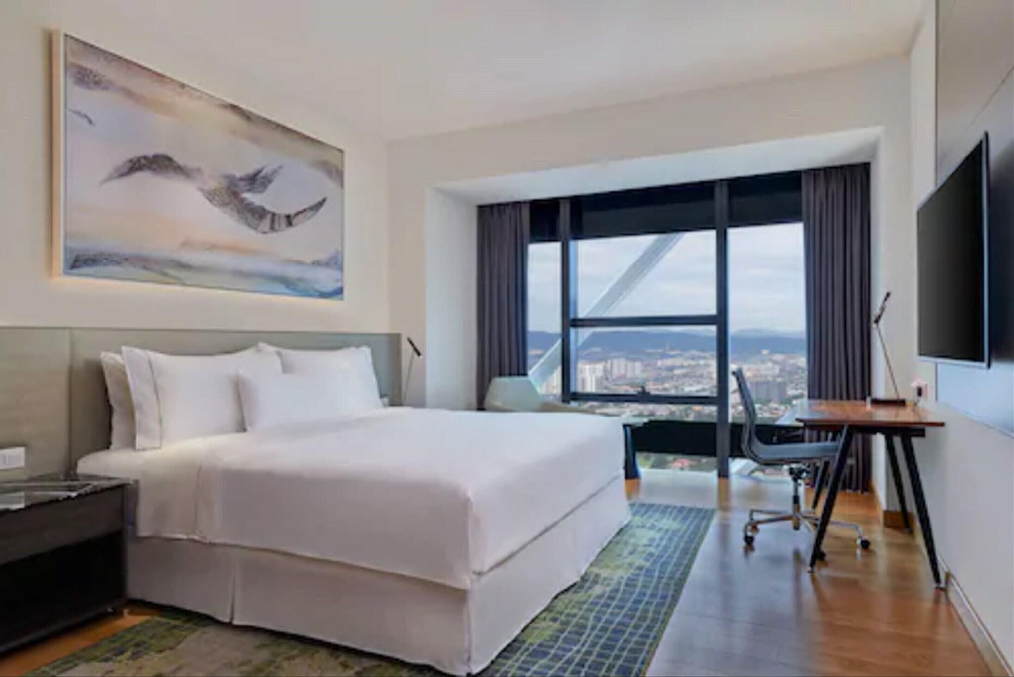 Studio King Size Bed