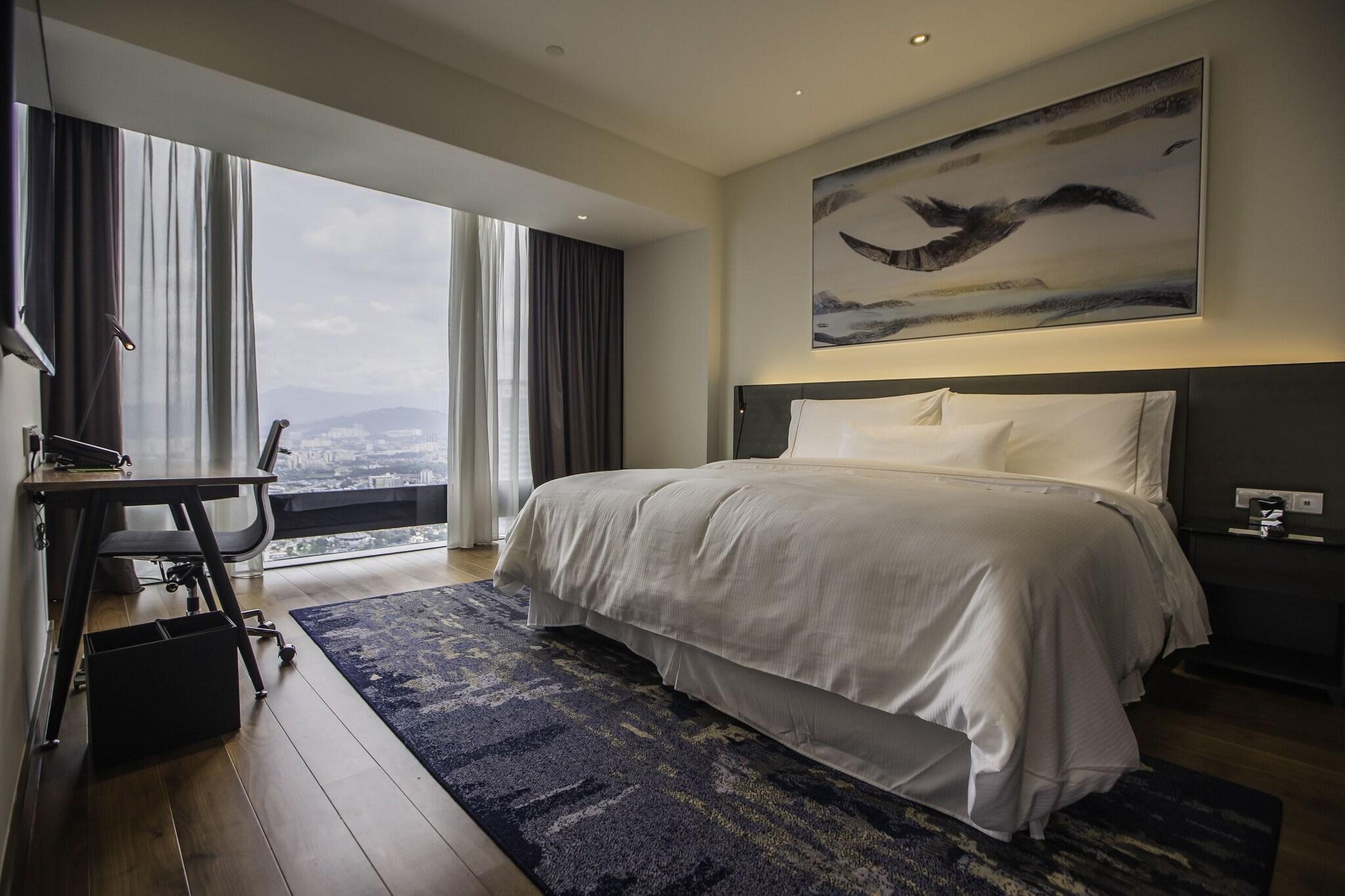 Suite King Bed One Bedroom 