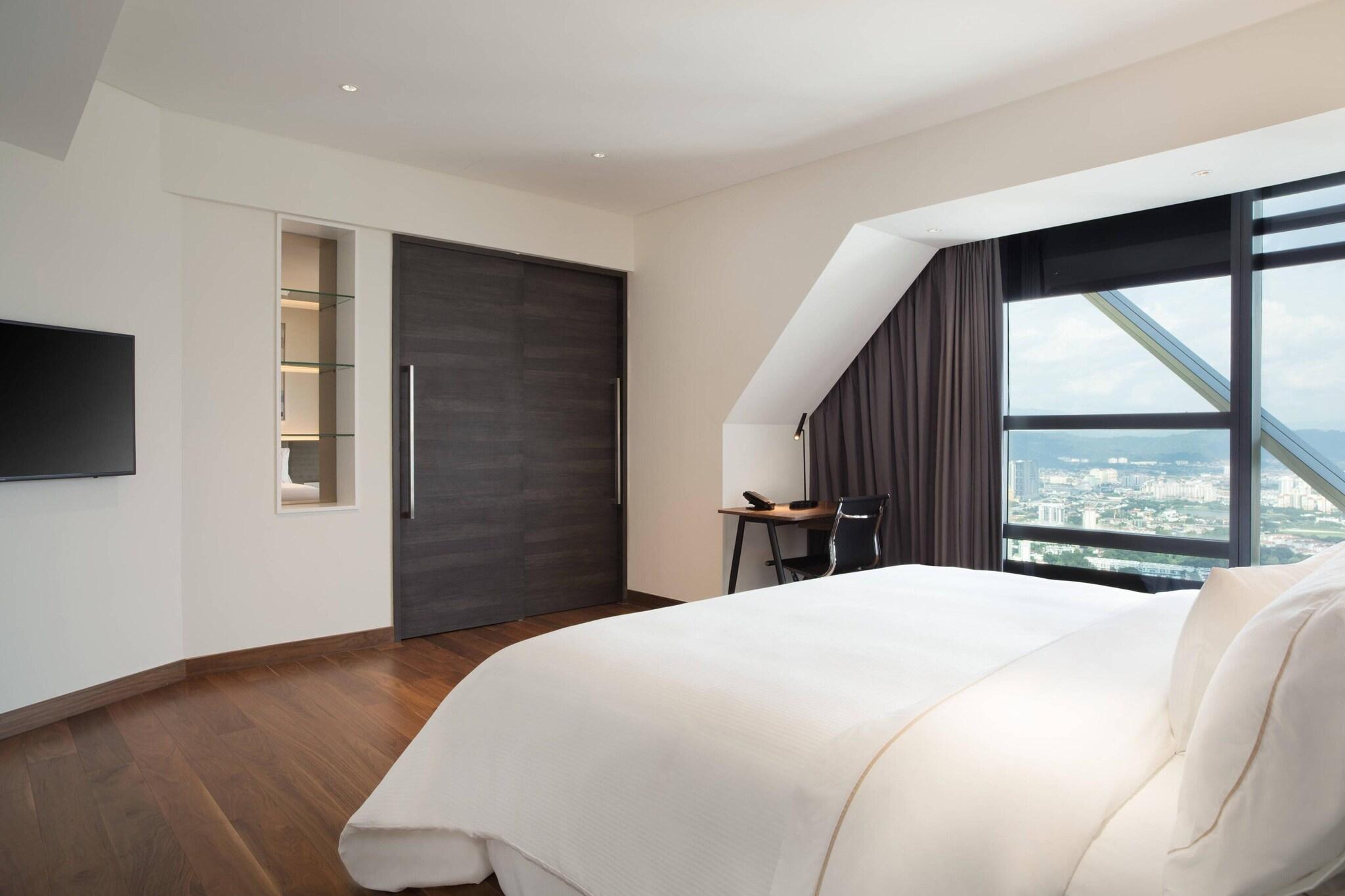 Suite King Bed One Bedroom 