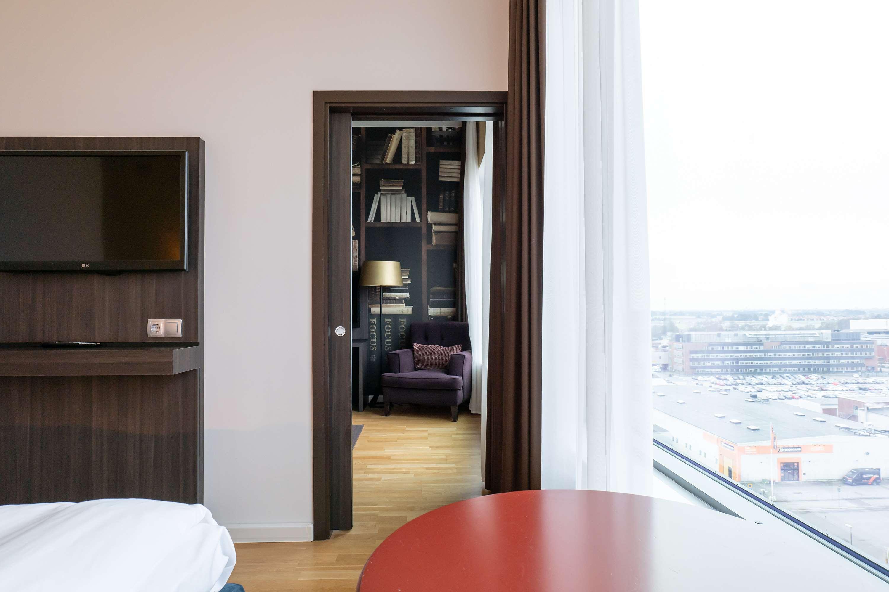 Junior Suite King Size Bed