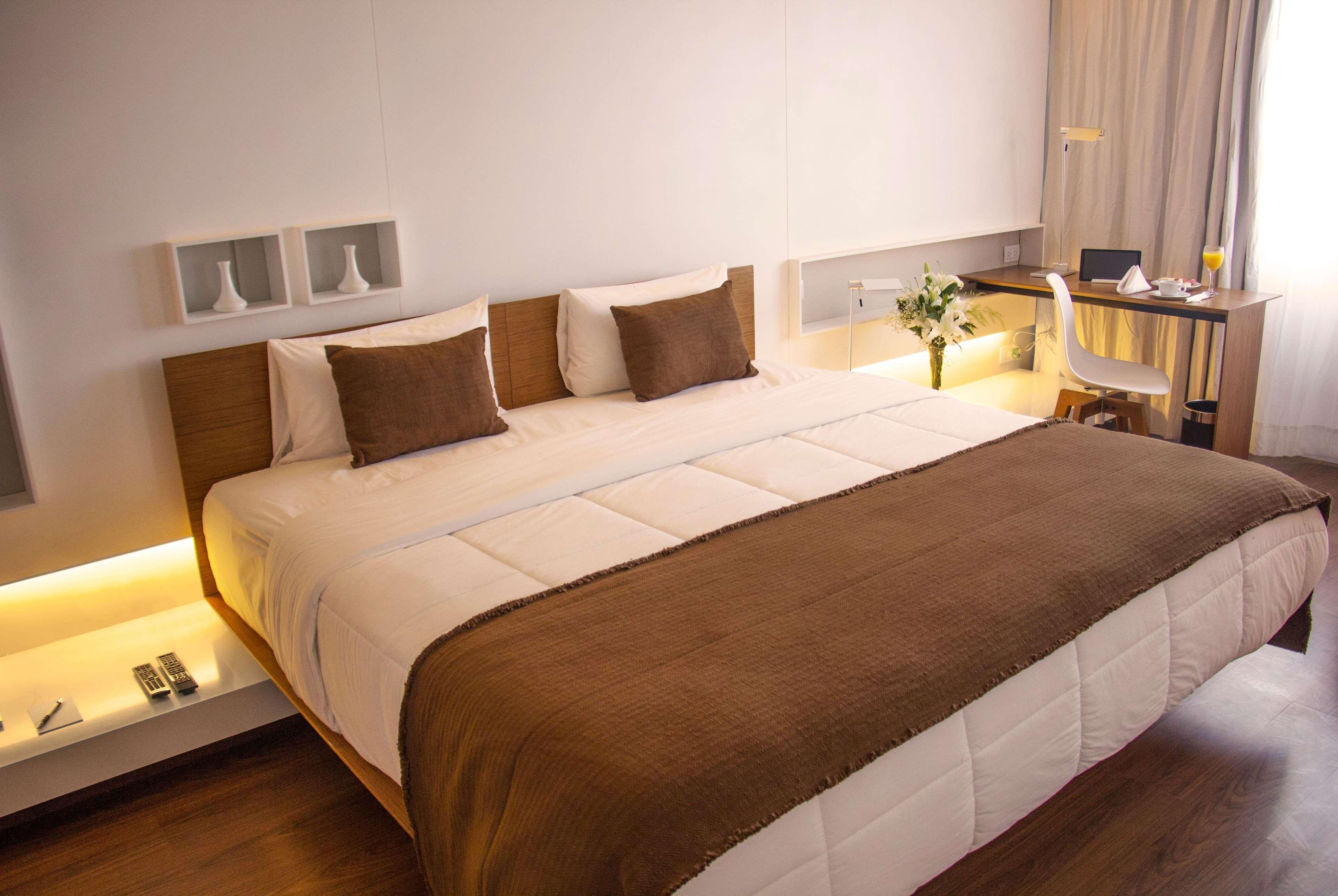 Room King Bed Non Smoking