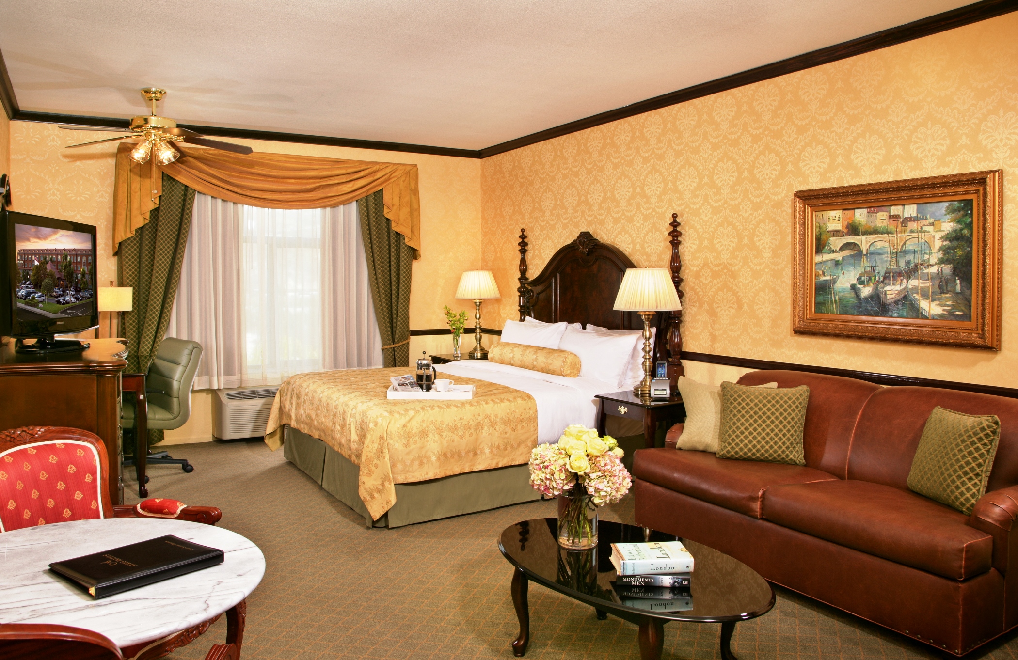 Studio King Size Bed