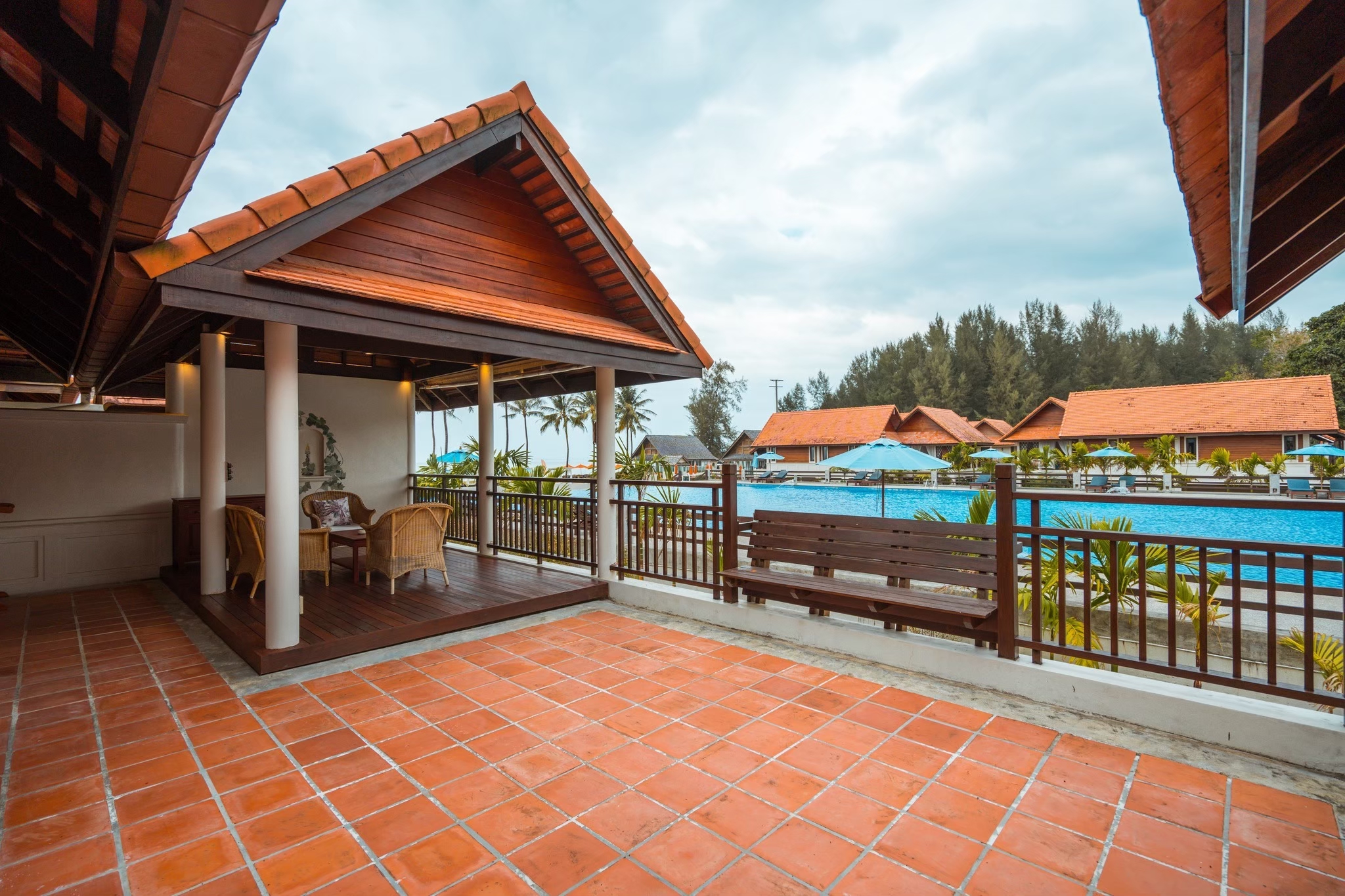 Villa Pool View King Bed