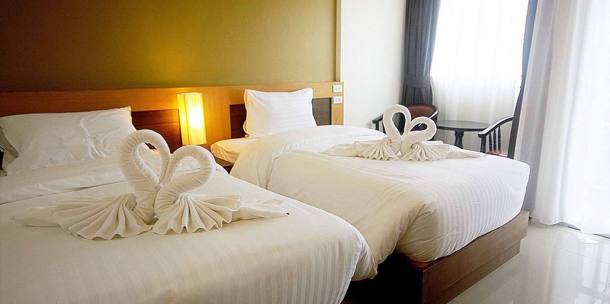 Twin Deluxe Mountain View