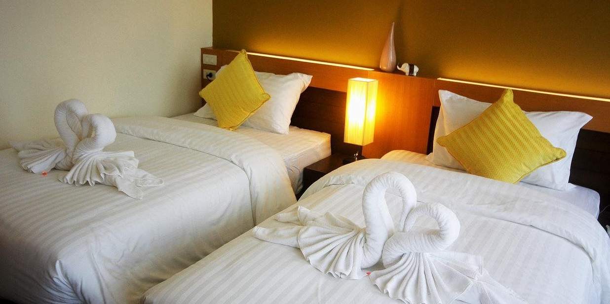 Twin Deluxe Mountain View