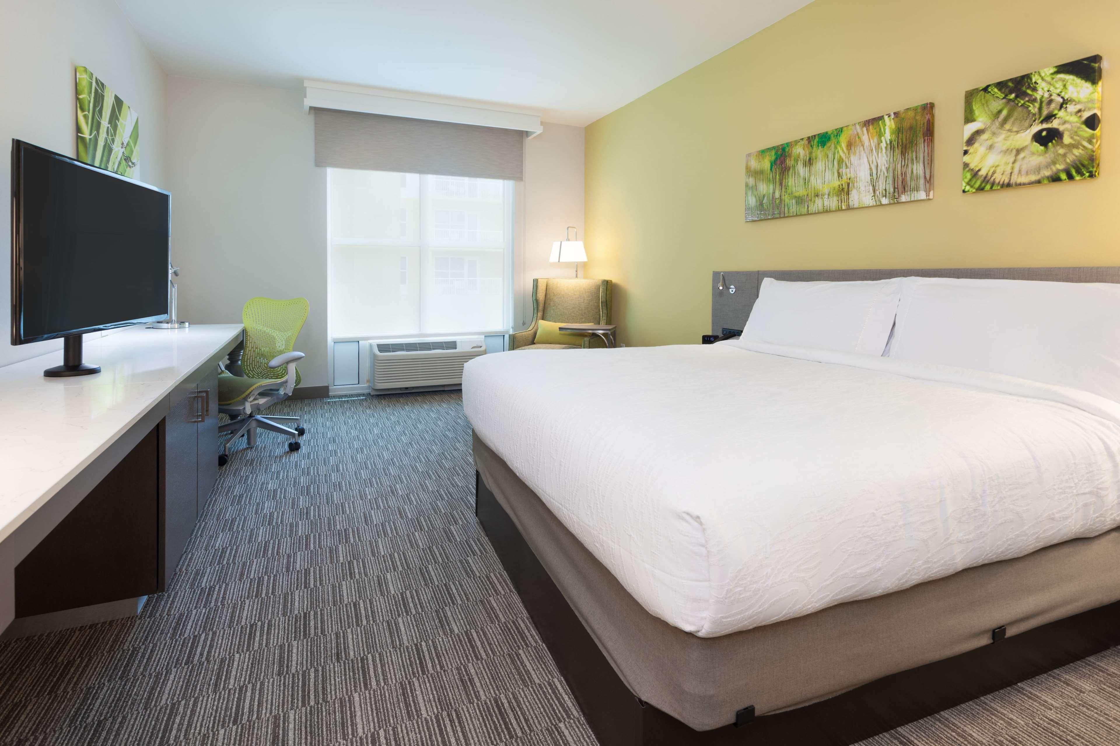 Double Pool View King Bed