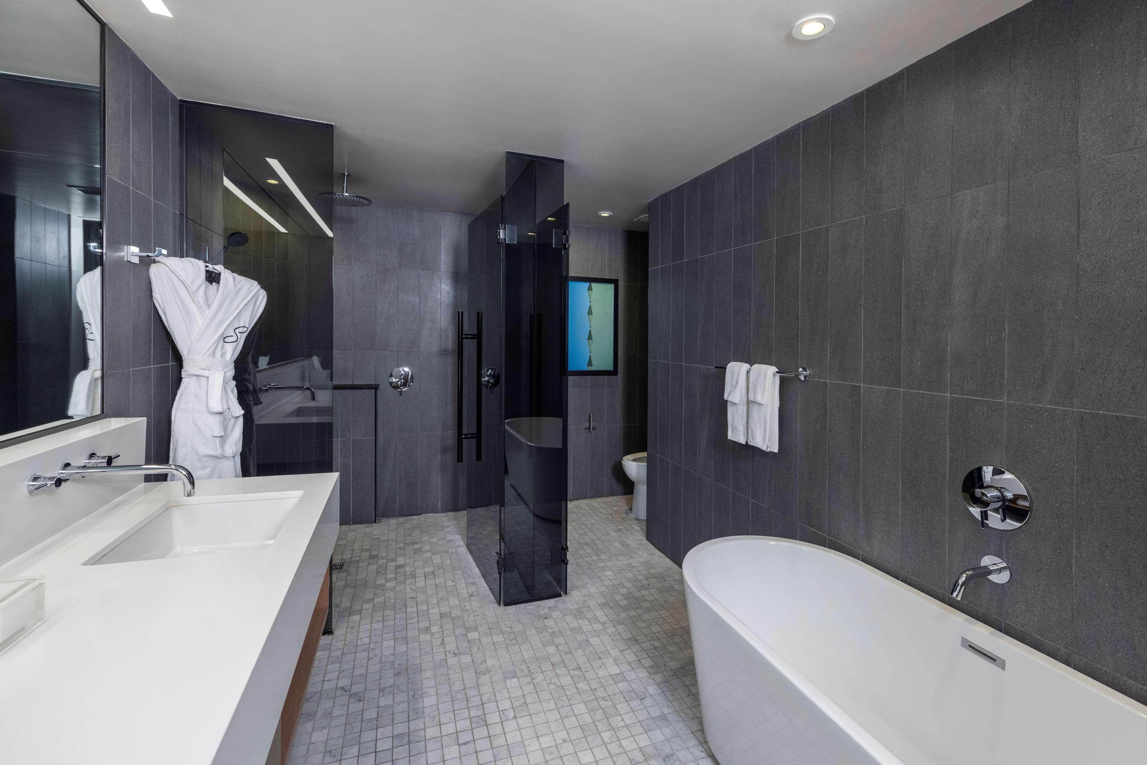 Junior Suite King Size Bed