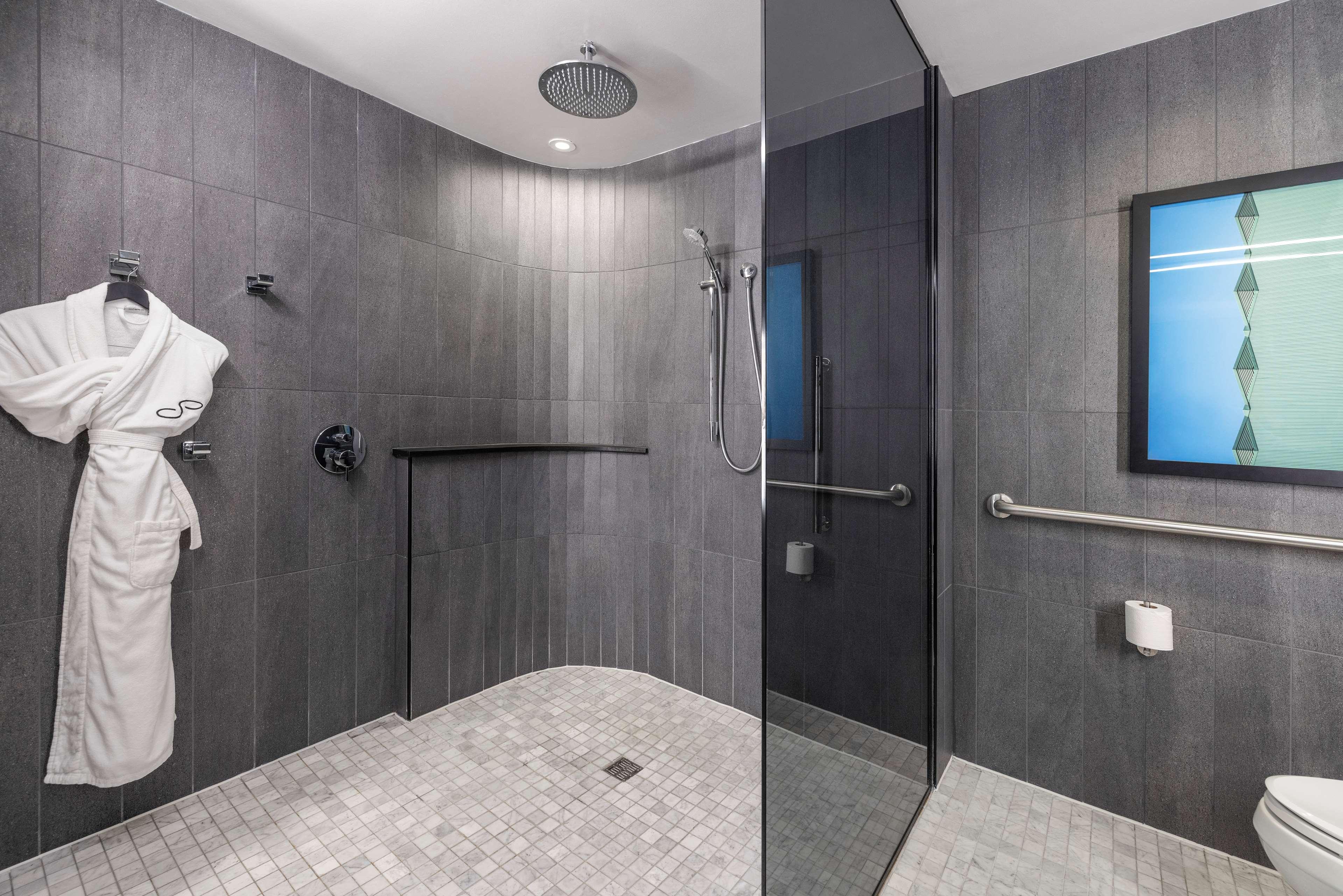 Junior Suite King Size Bed