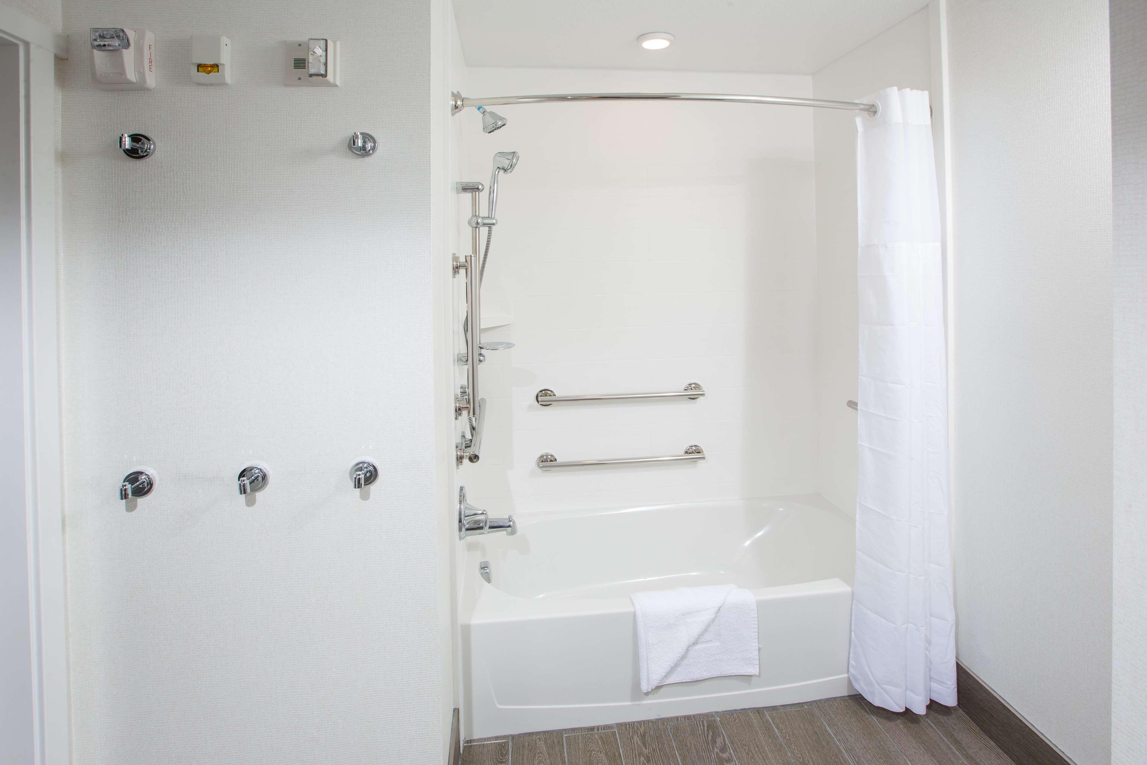 Studio Two Queen Beds