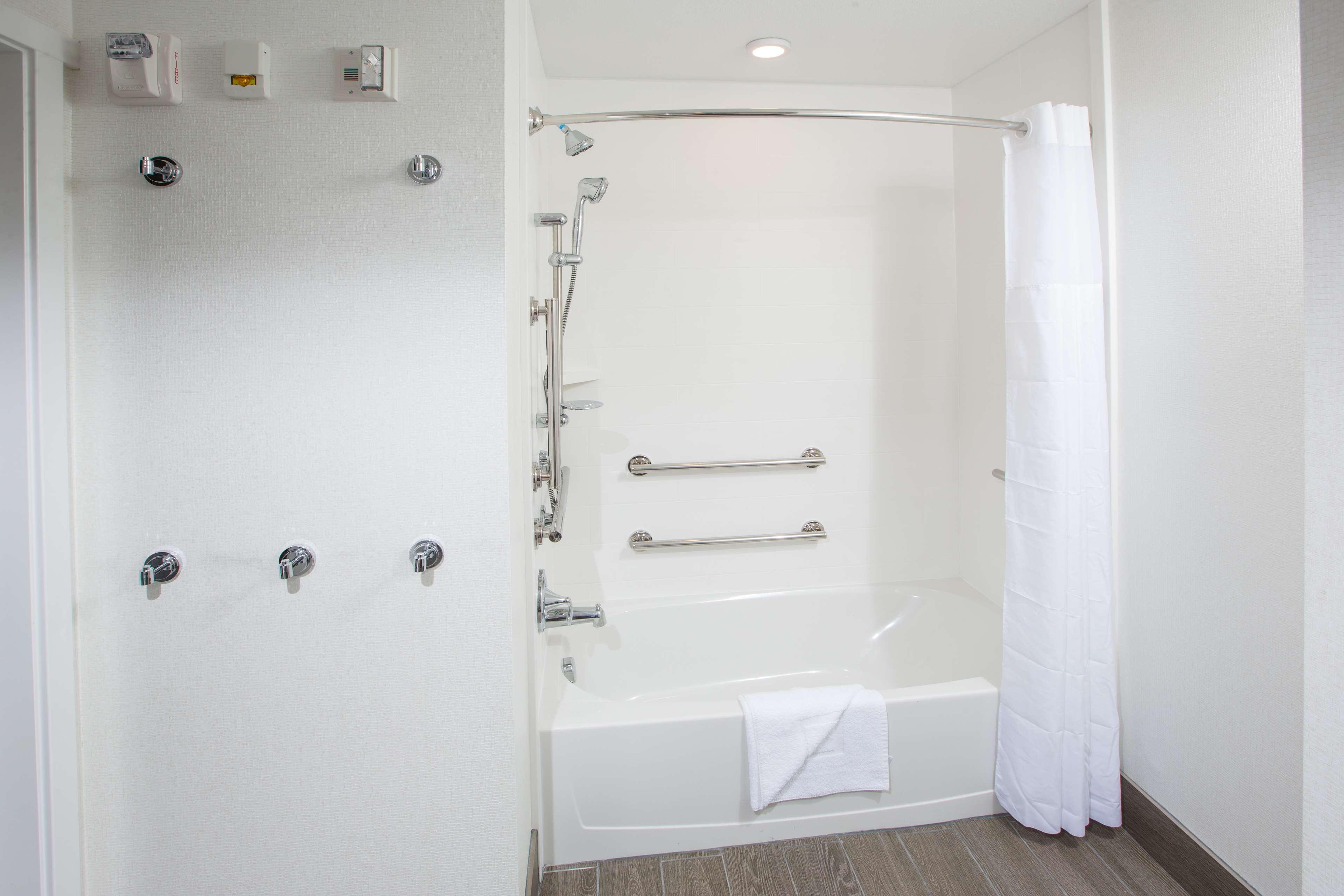 Studio Accessible-two Queen Beds